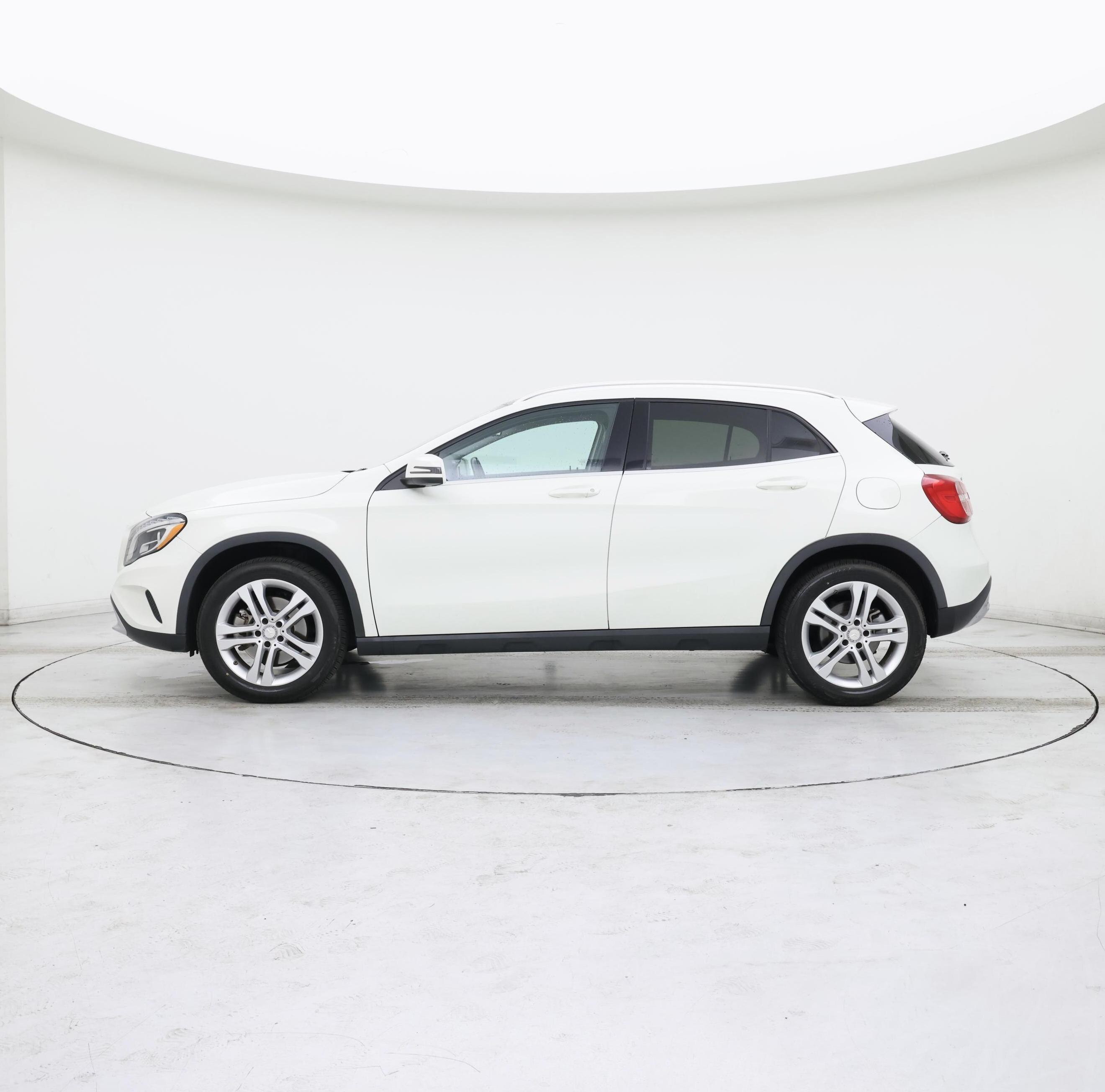 Thumbnail: 2015 Mercedes-Benz GLA - 3