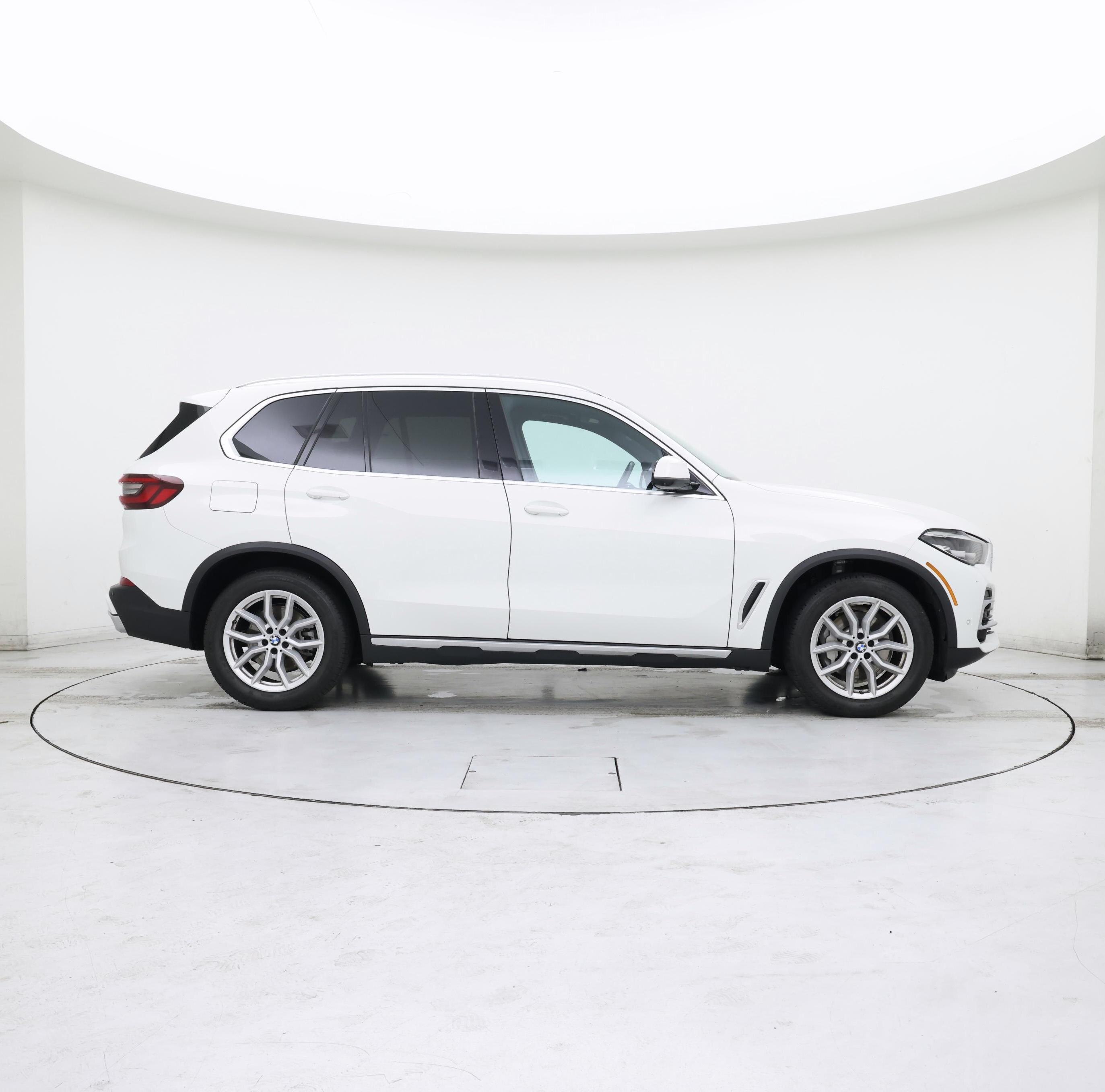 Thumbnail: 2023 BMW X5 - 7