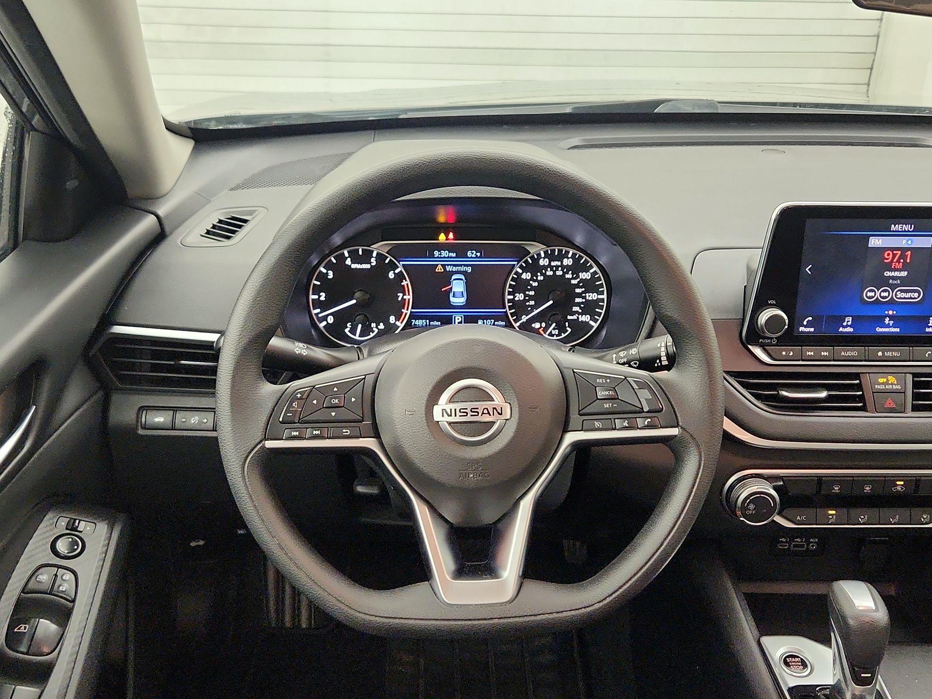 Thumbnail: 2022 Nissan Altima - 10