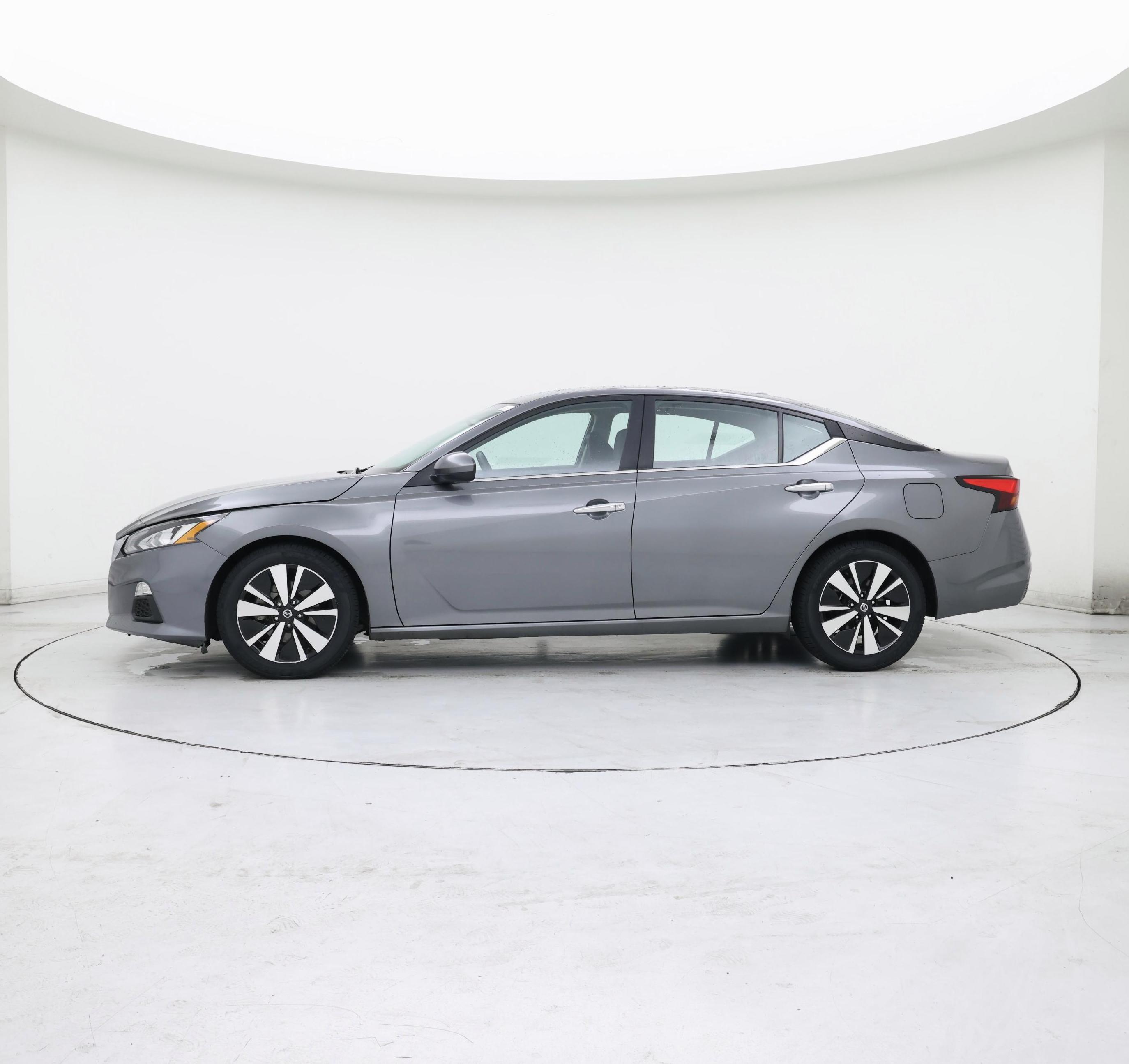 Thumbnail: 2022 Nissan Altima - 3