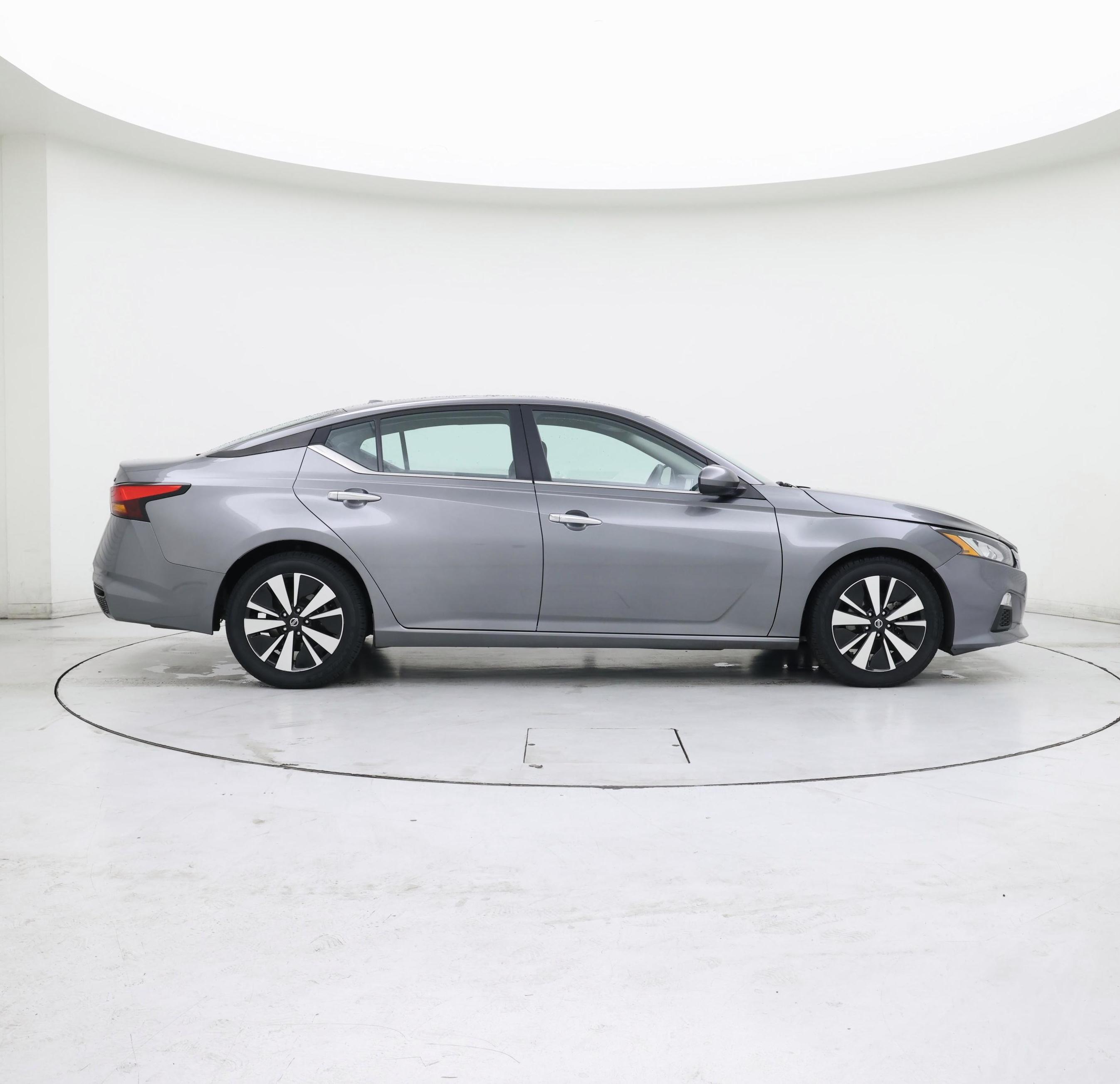 Thumbnail: 2022 Nissan Altima - 7