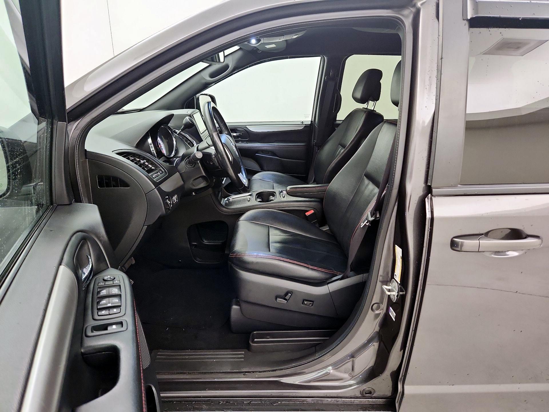 Thumbnail: 2019 Dodge Grand Caravan - 11