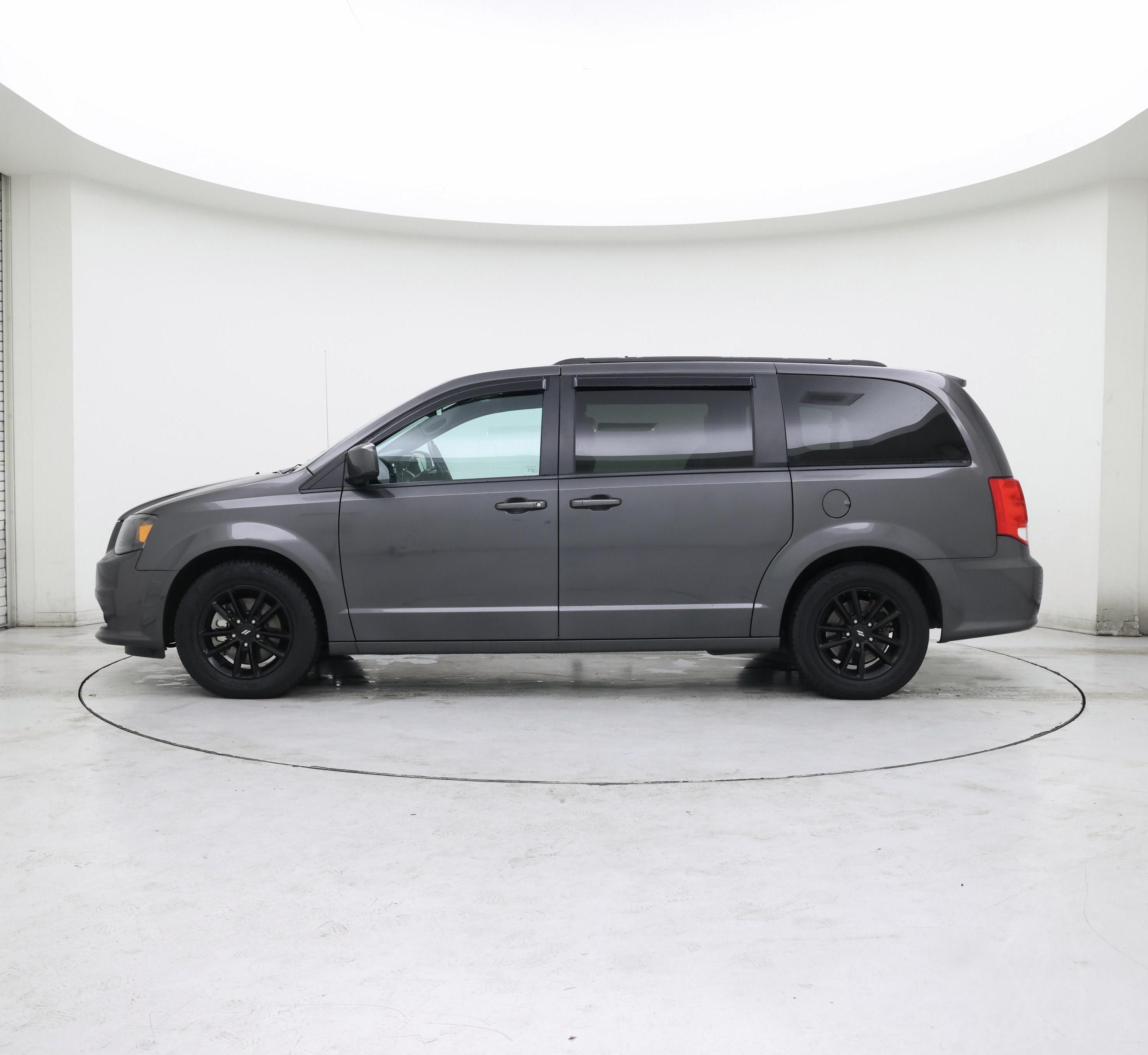 Thumbnail: 2019 Dodge Grand Caravan - 3