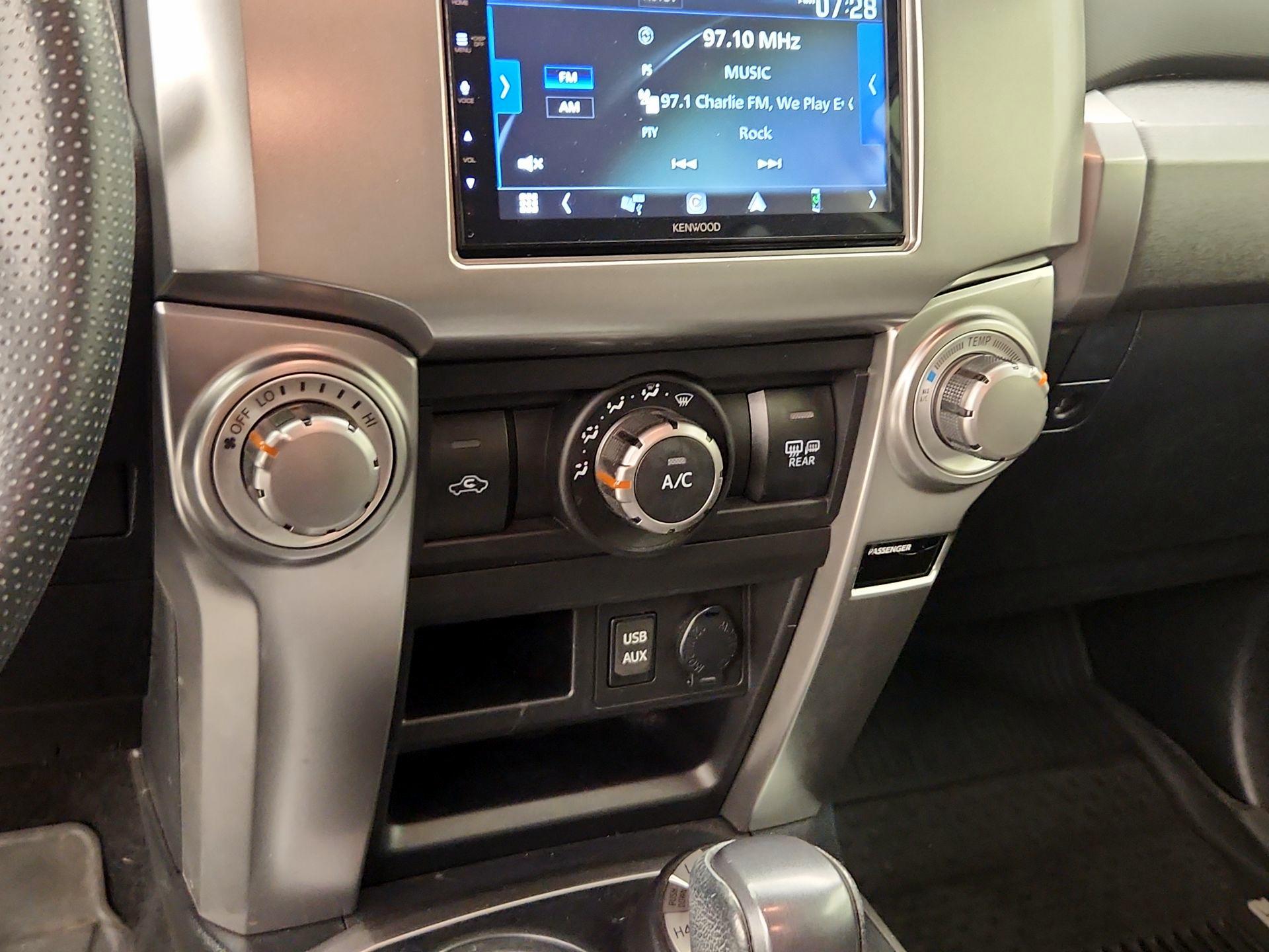 Thumbnail: 2017 Toyota 4Runner - 16