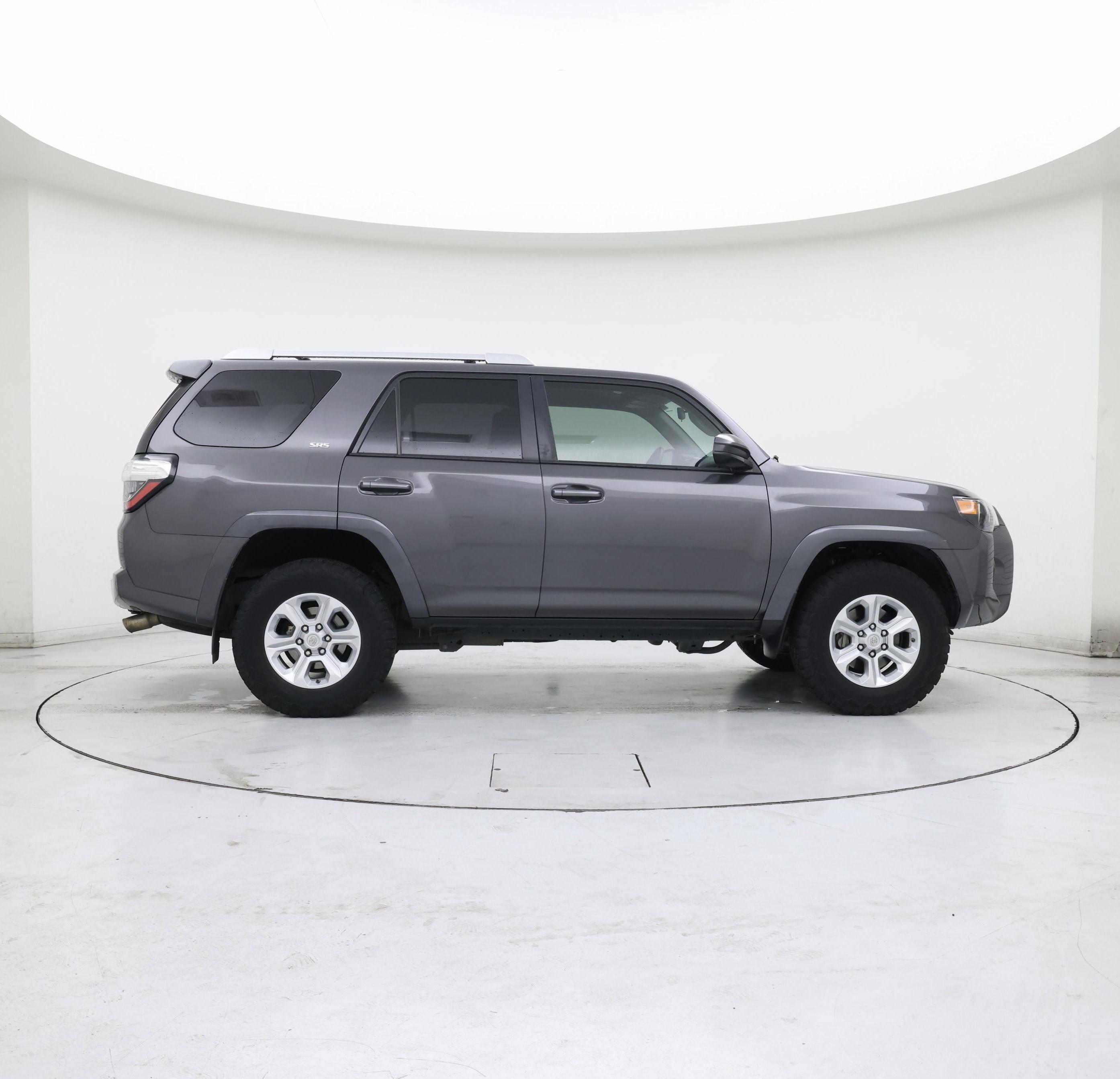Thumbnail: 2017 Toyota 4Runner - 7