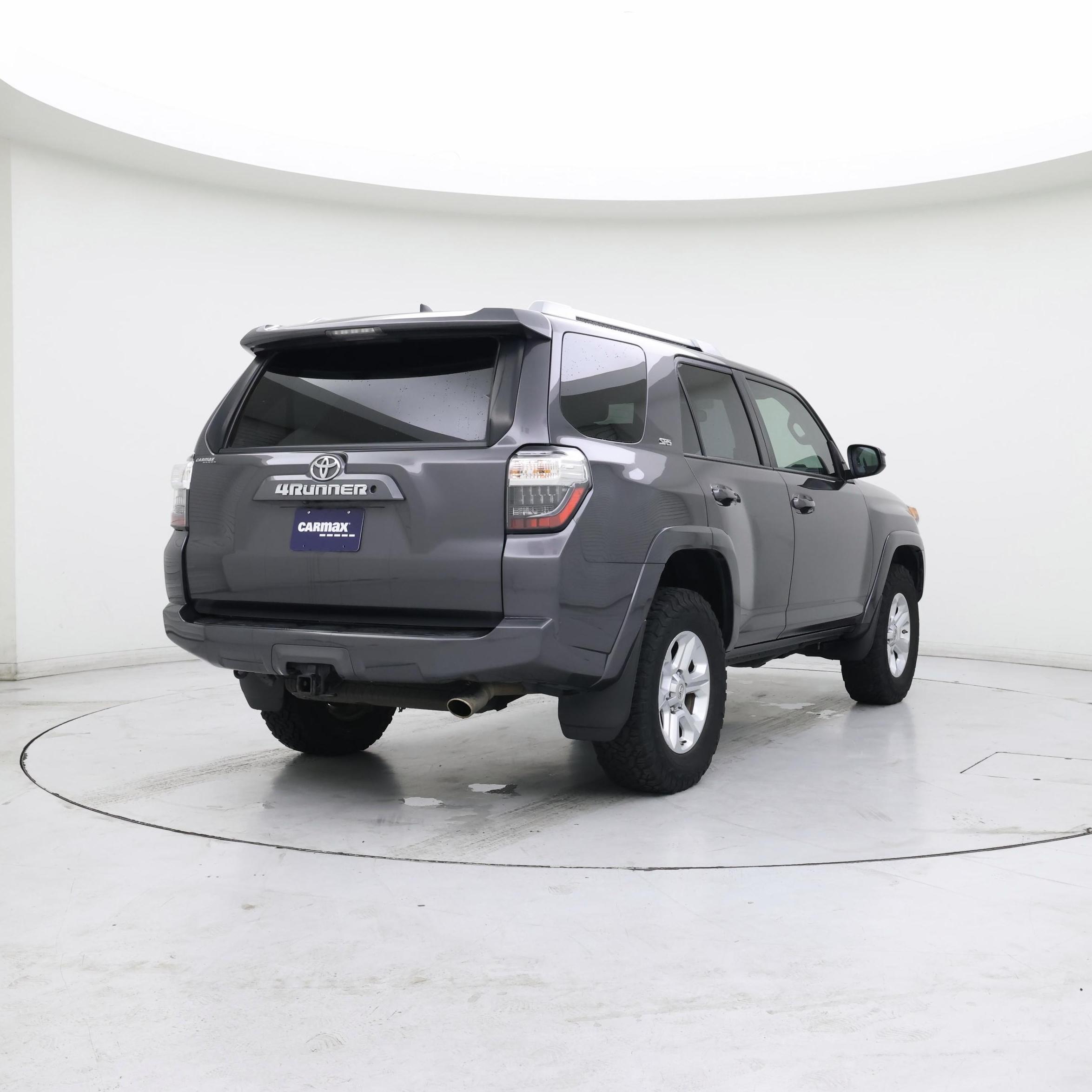 Thumbnail: 2017 Toyota 4Runner - 8