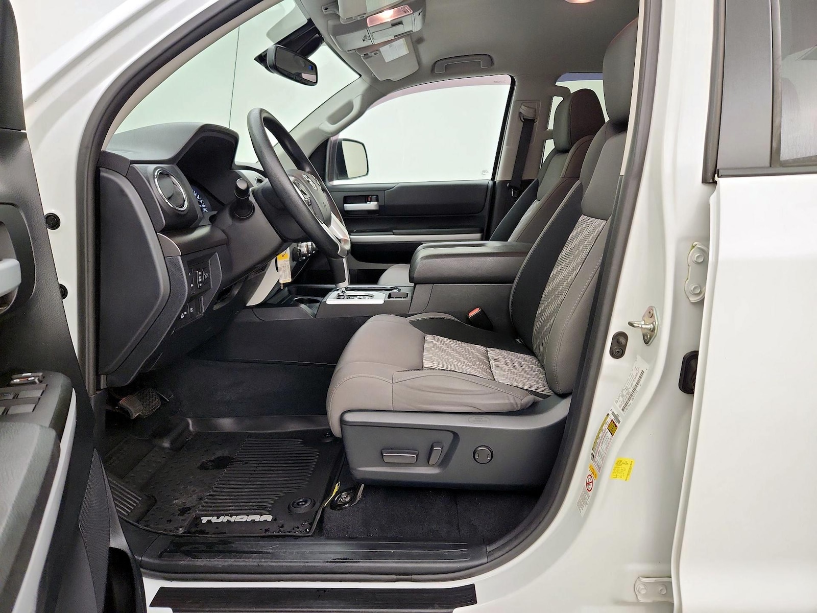 2018 Toyota Tundra SR5 - Photo 12