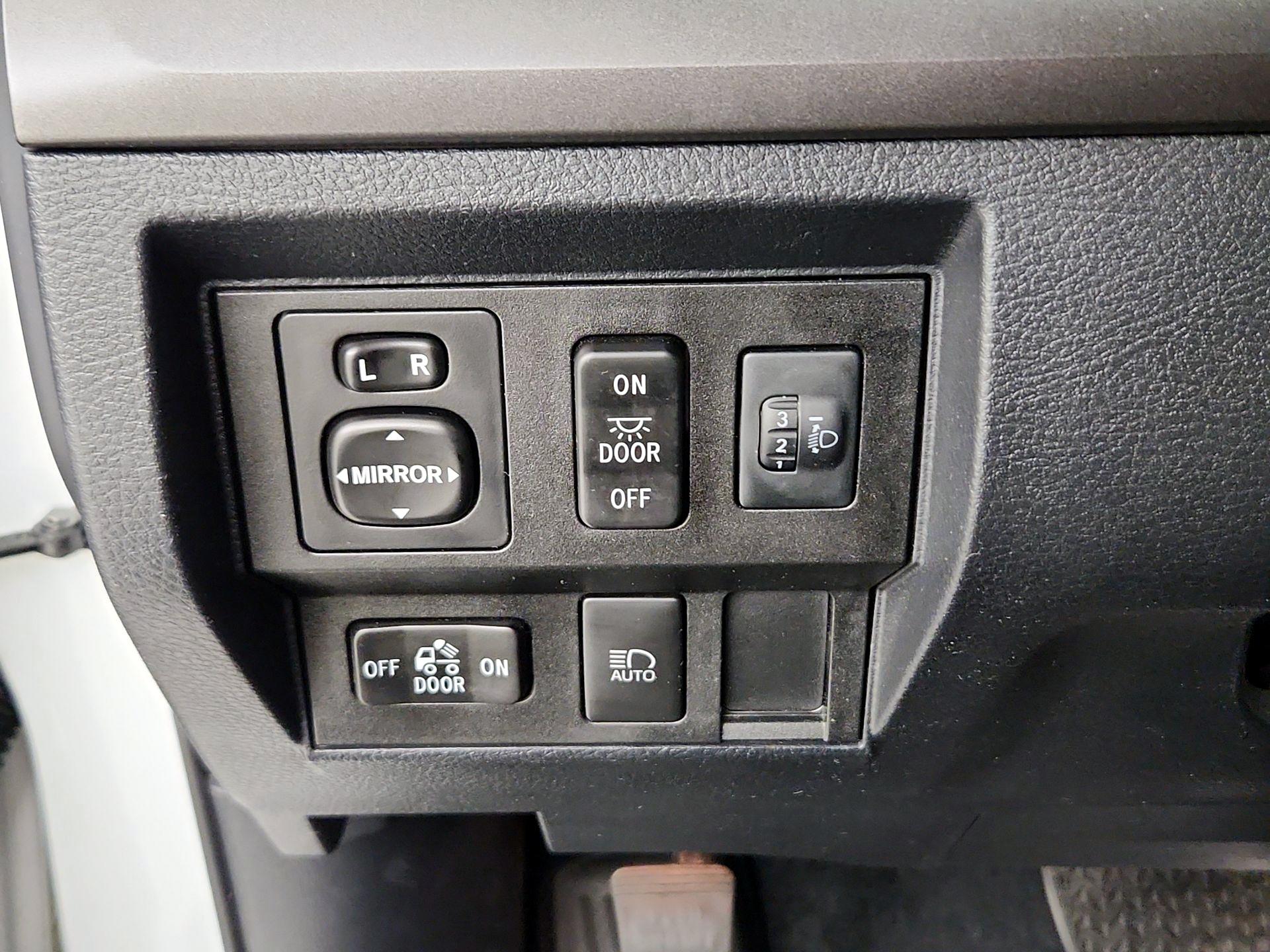 Thumbnail: 2018 Toyota Tundra - 13