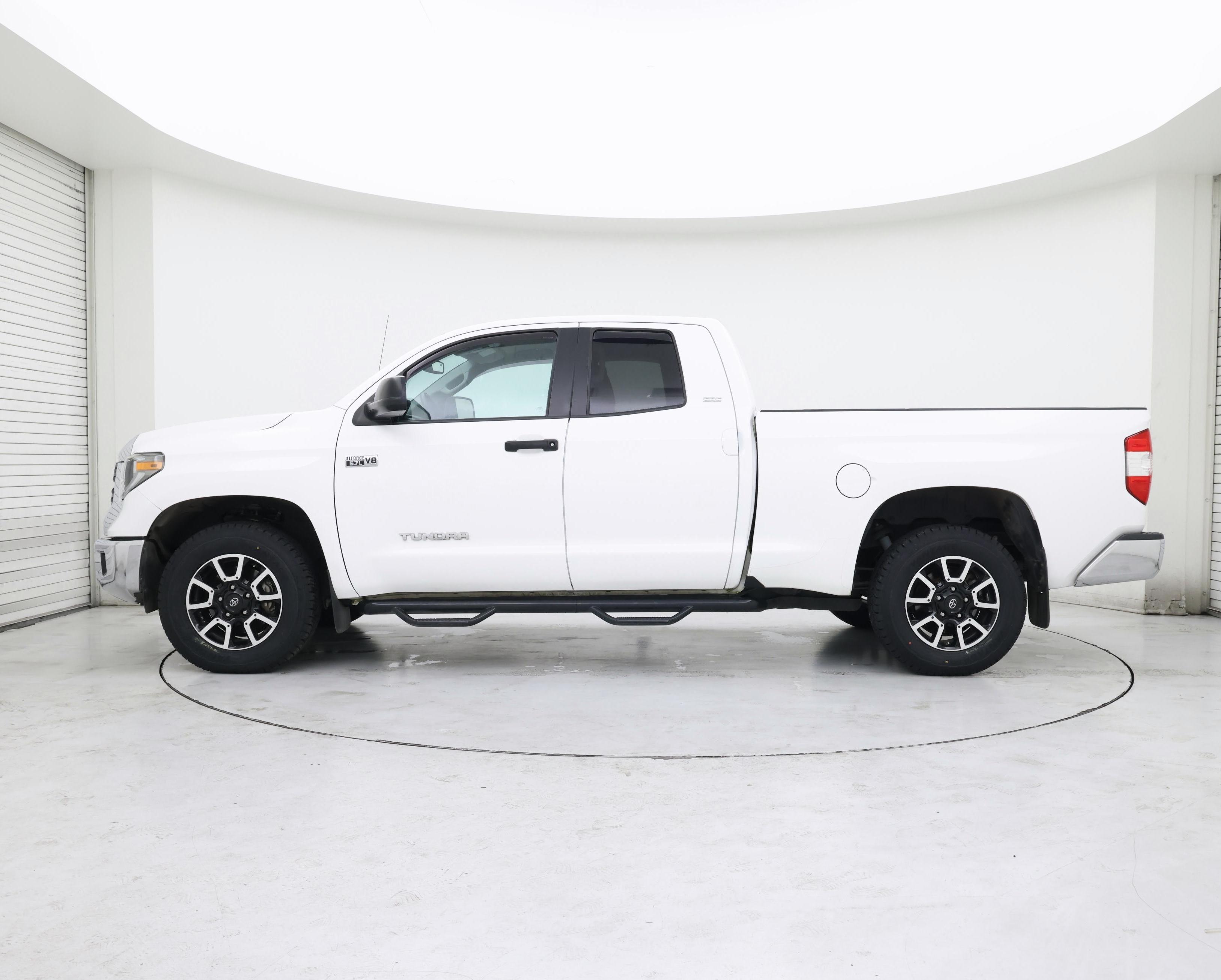 Thumbnail: 2018 Toyota Tundra - 3