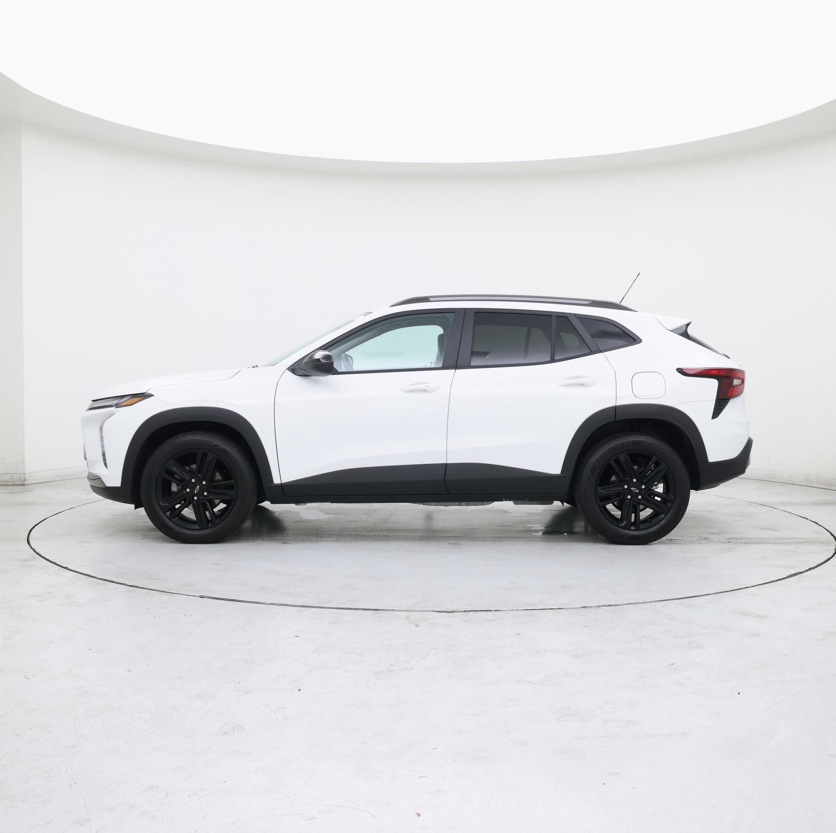 Thumbnail: 2025 Chevrolet Trax - 3