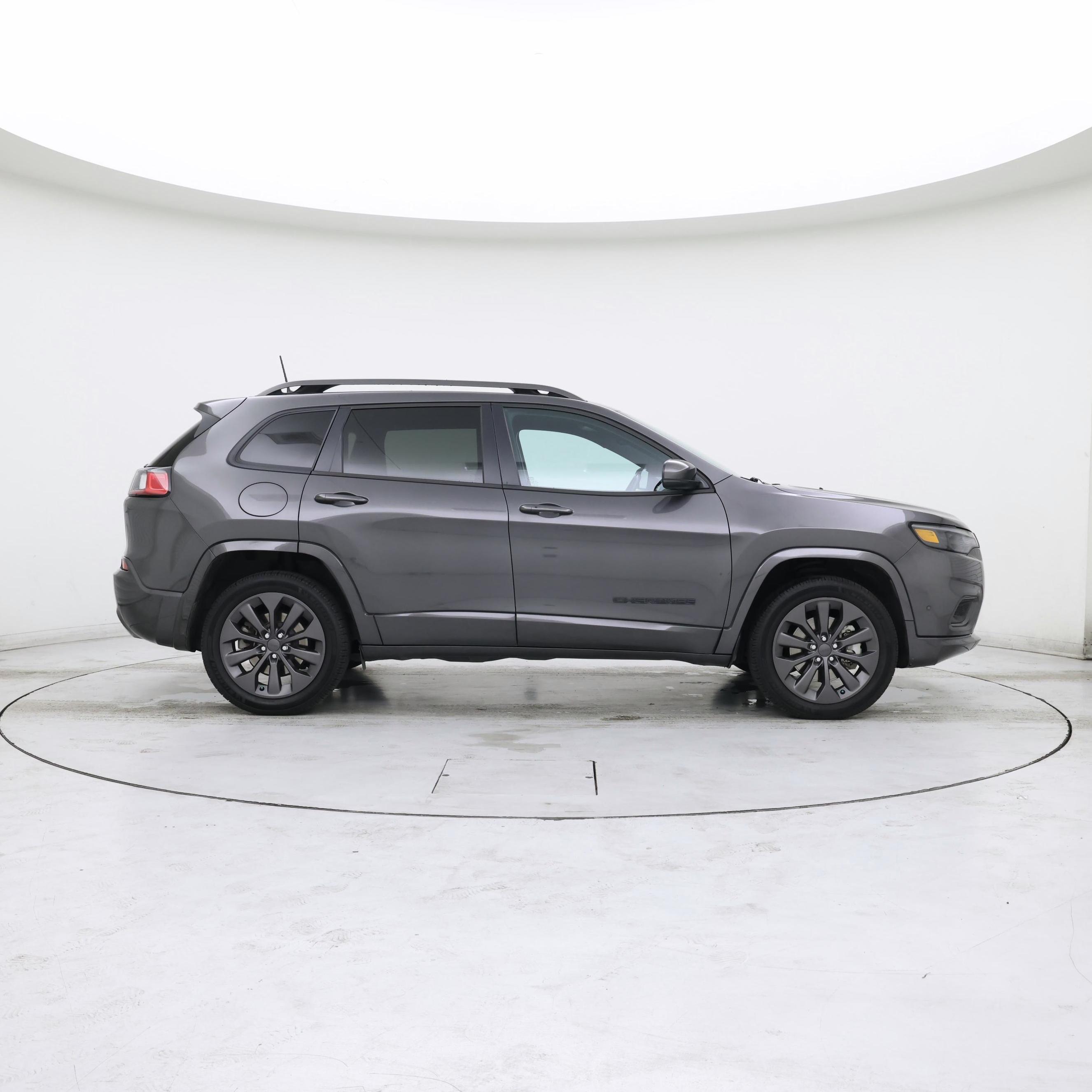 Thumbnail: 2020 Jeep Cherokee - 7