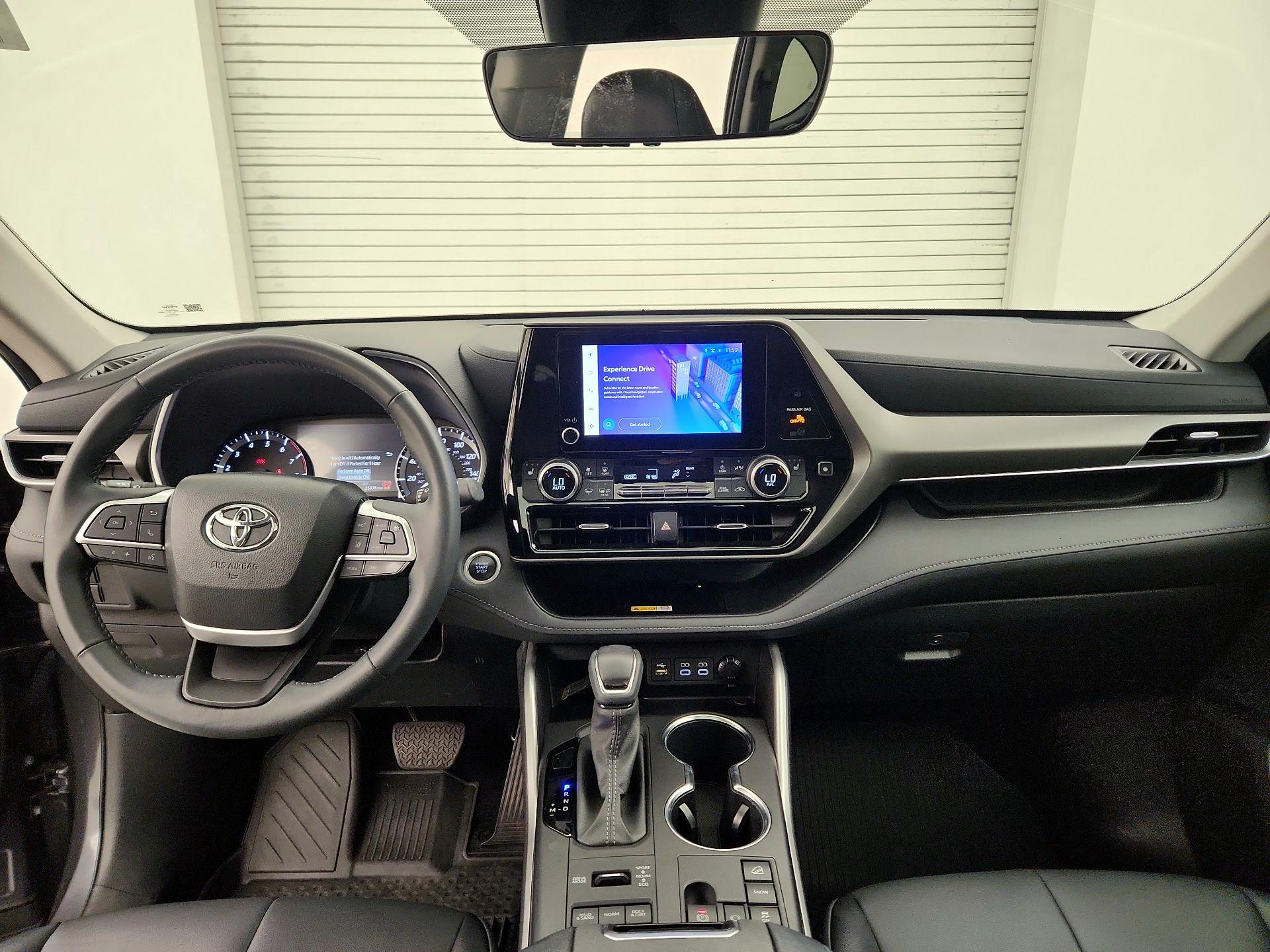 Thumbnail: 2024 Toyota Highlander - 9
