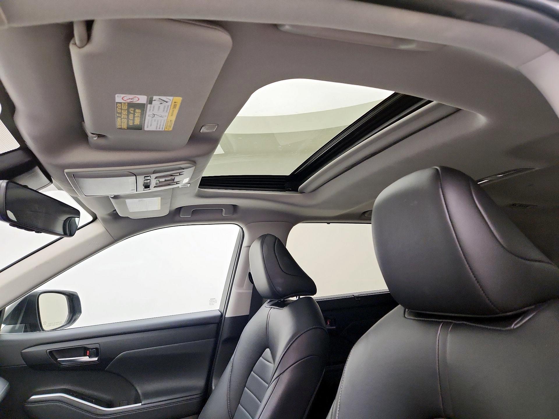 Thumbnail: 2024 Toyota Highlander - 20