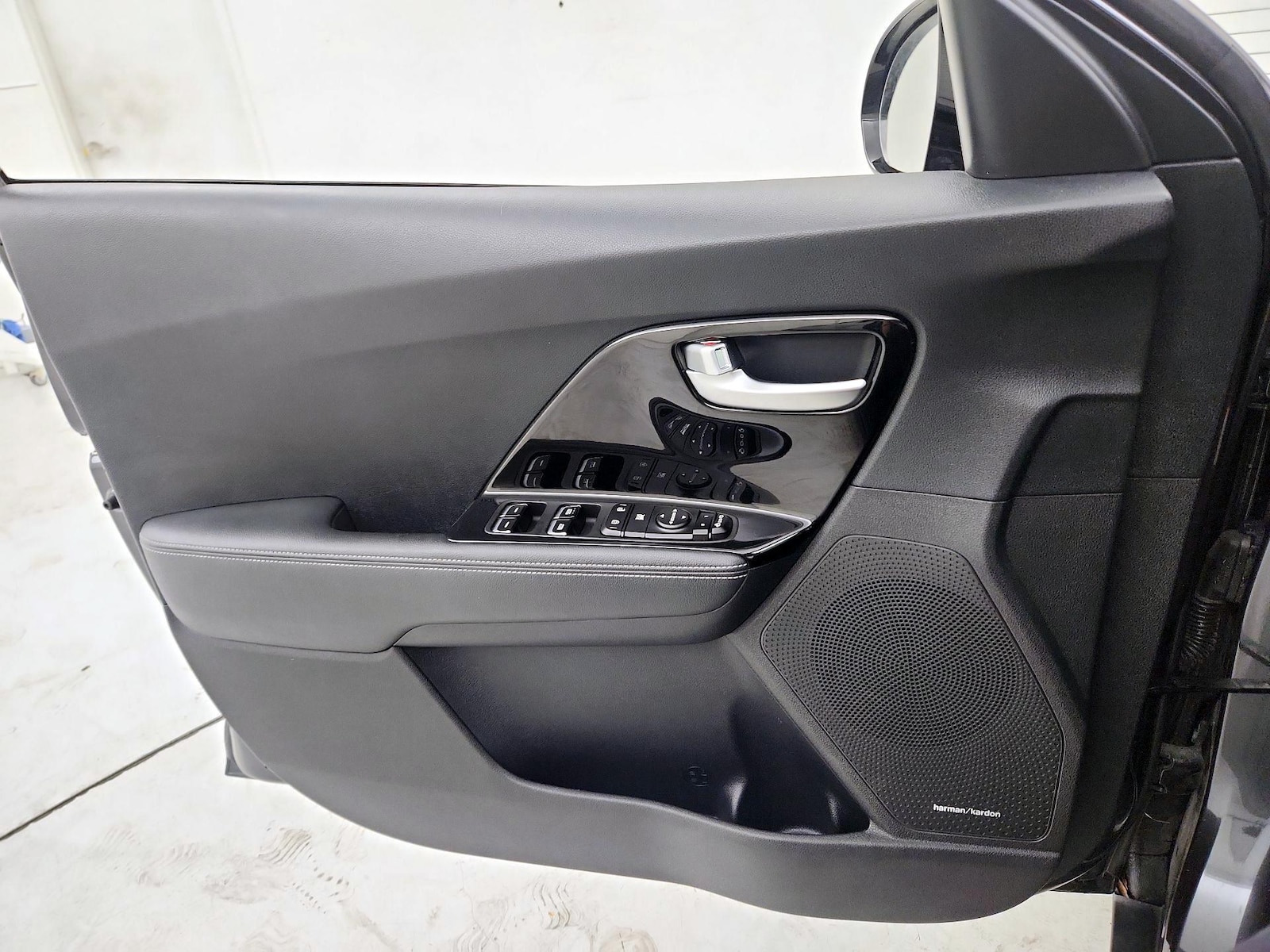 2019 Kia Niro S Touring - Photo 13