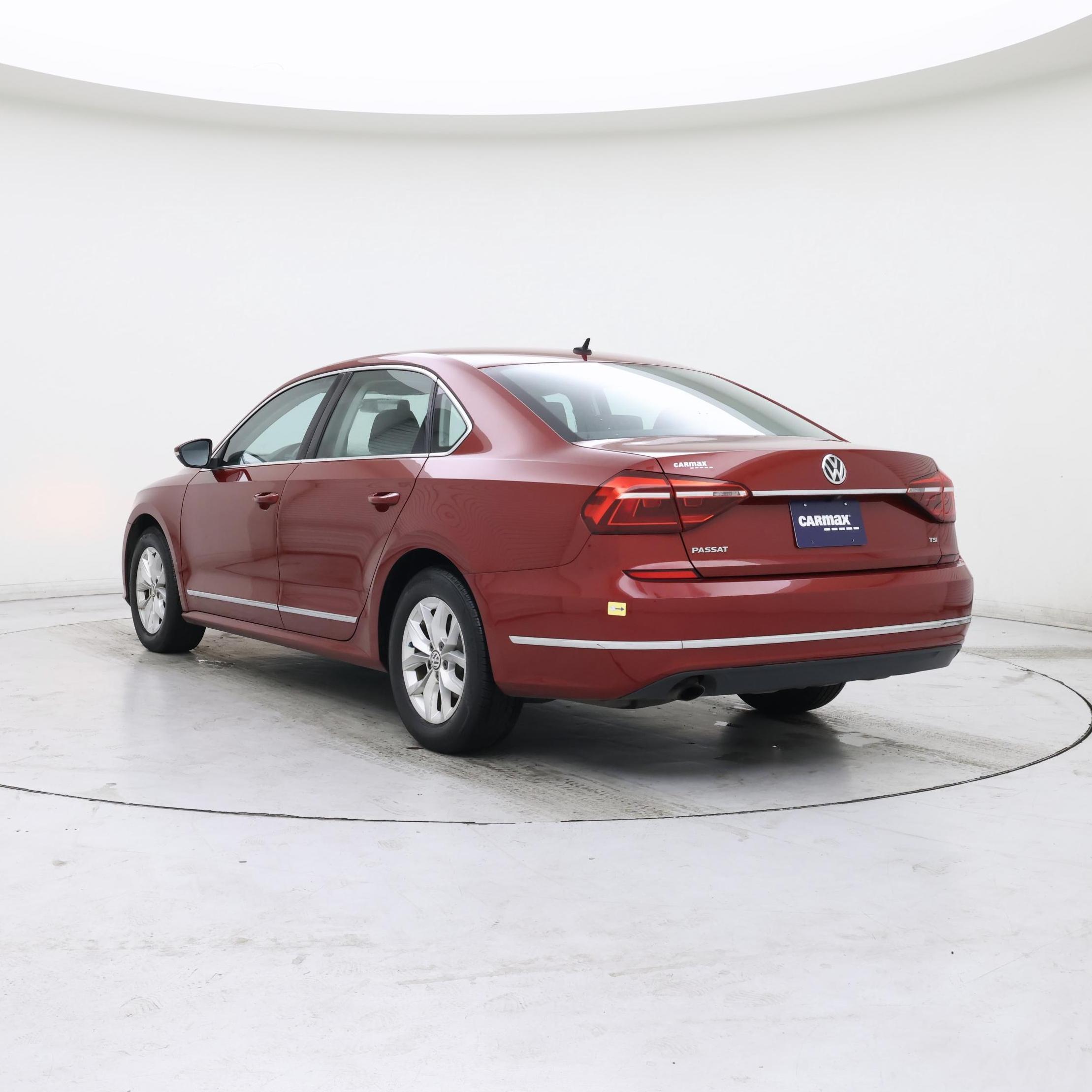 Thumbnail: 2017 Volkswagen Passat - 2