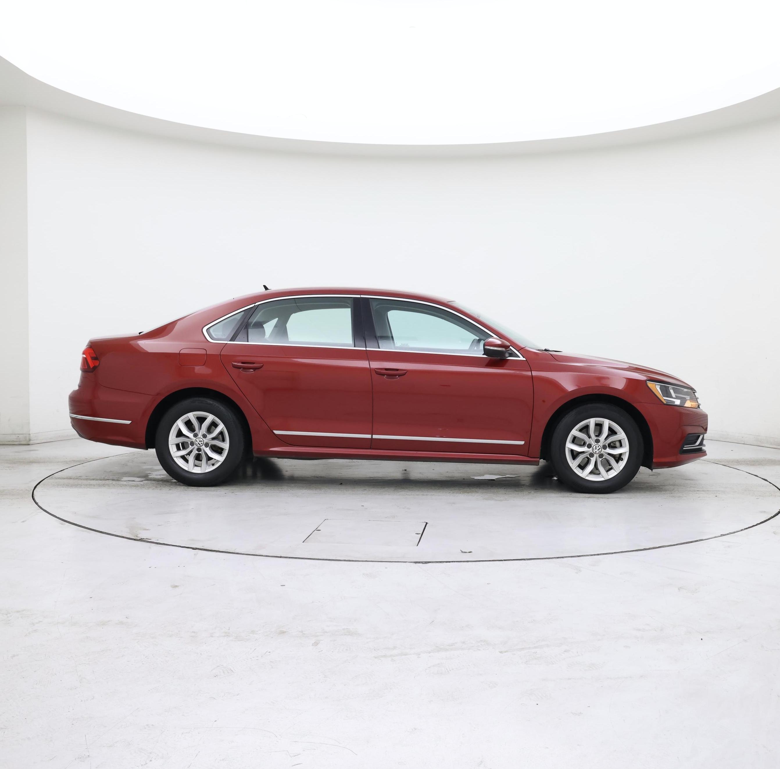 Thumbnail: 2017 Volkswagen Passat - 7