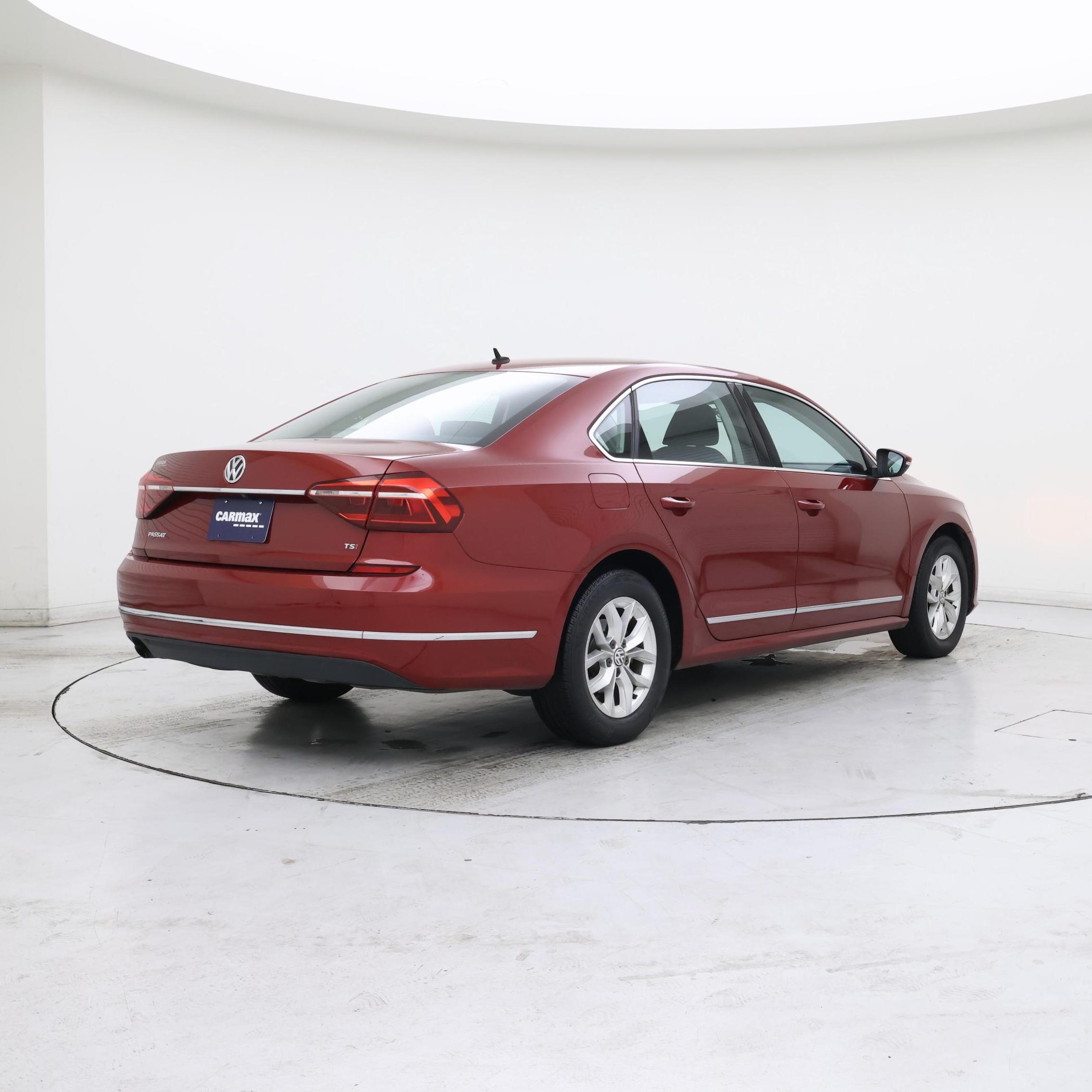 Thumbnail: 2017 Volkswagen Passat - 8