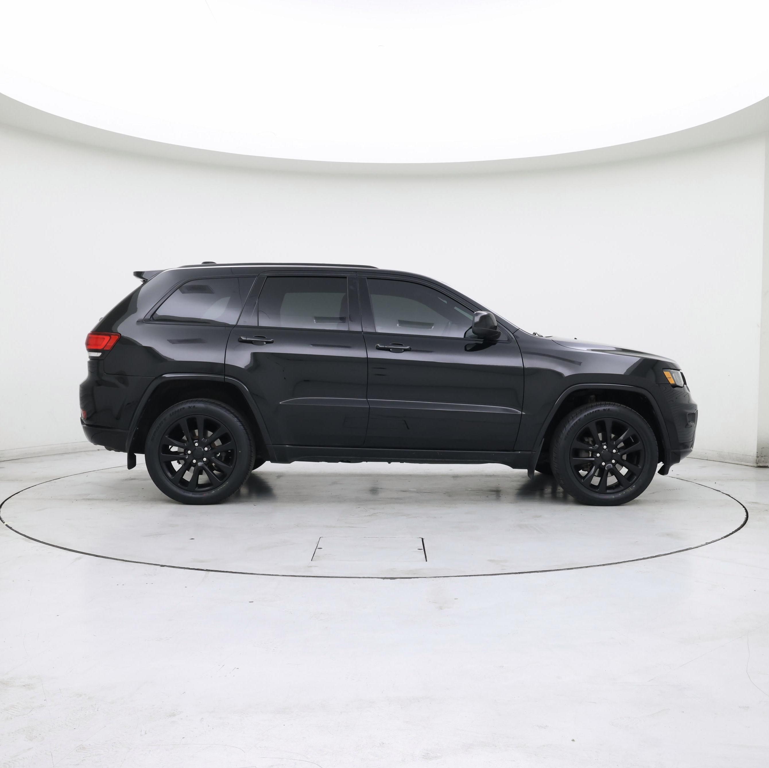 Thumbnail: 2018 Jeep Grand Cherokee - 7