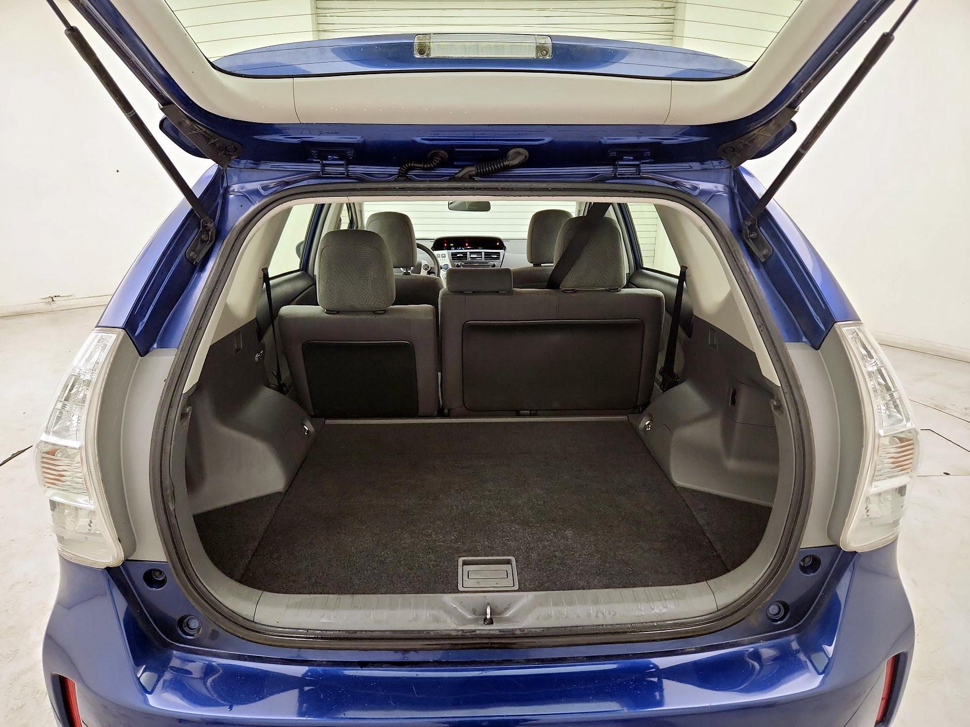 Thumbnail: 2014 Toyota Prius v - 19