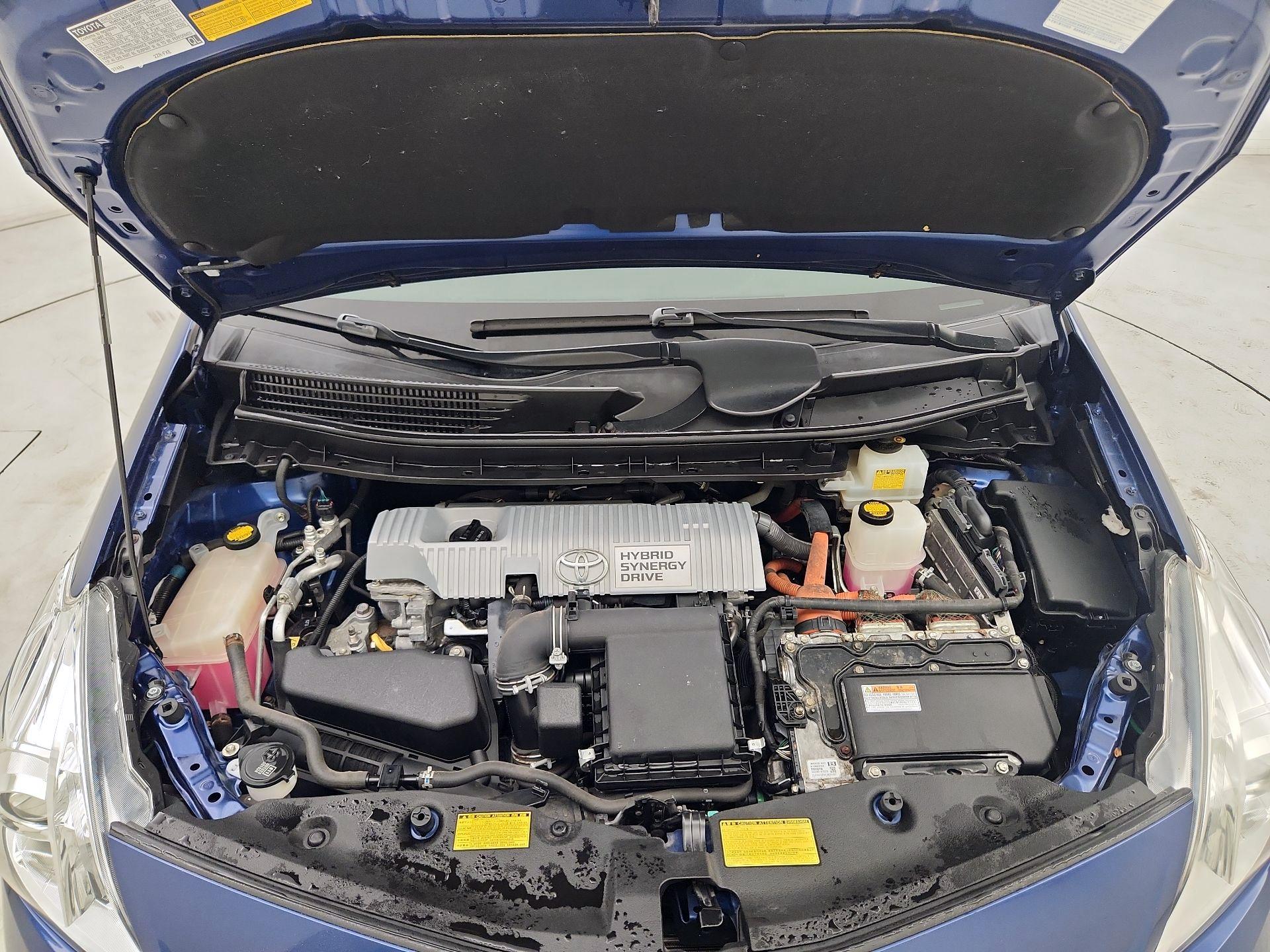 Thumbnail: 2014 Toyota Prius v - 20