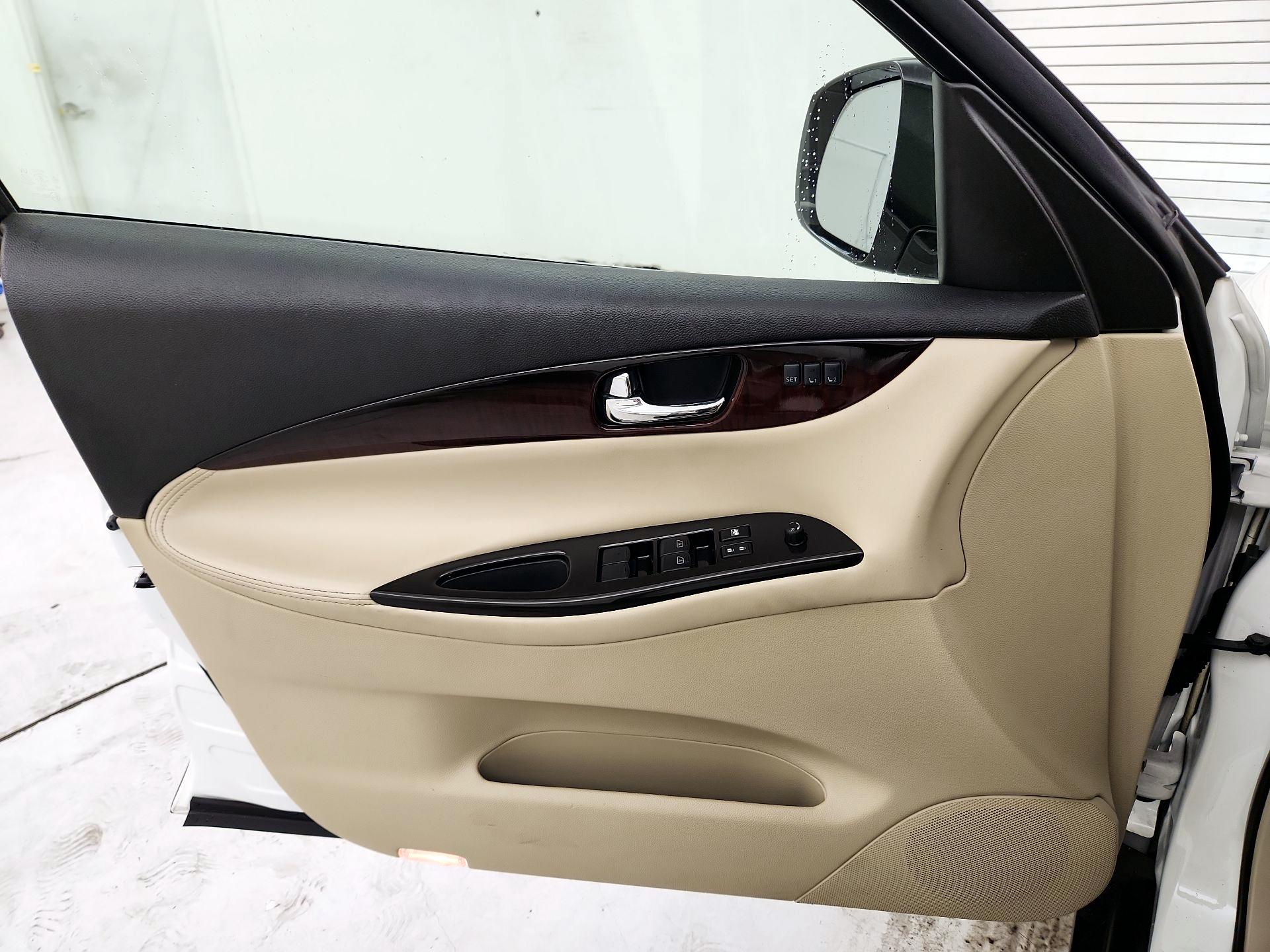 Thumbnail: 2016 INFINITI QX50 - 12