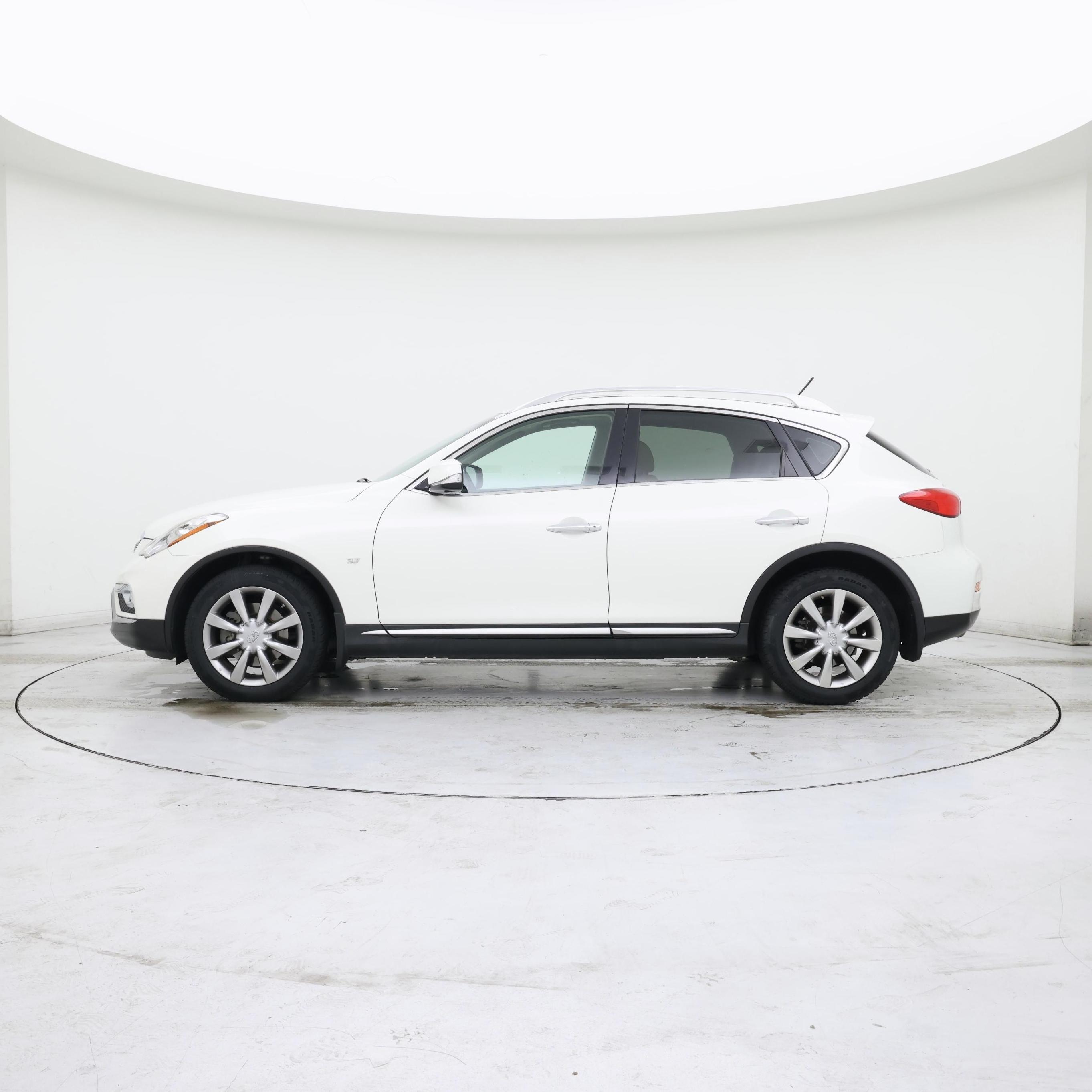 Thumbnail: 2016 INFINITI QX50 - 3