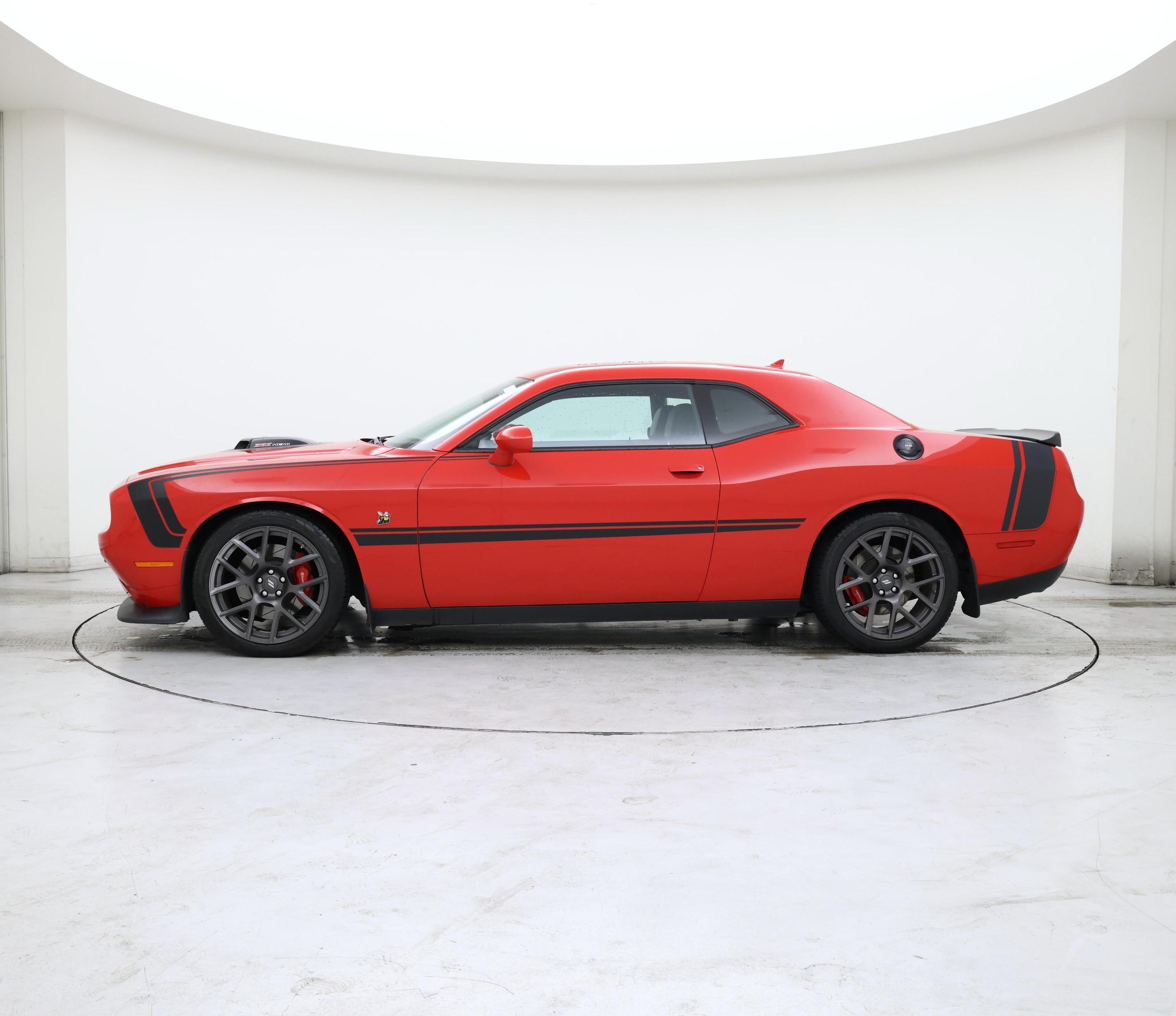 Thumbnail: 2018 Dodge Challenger - 3