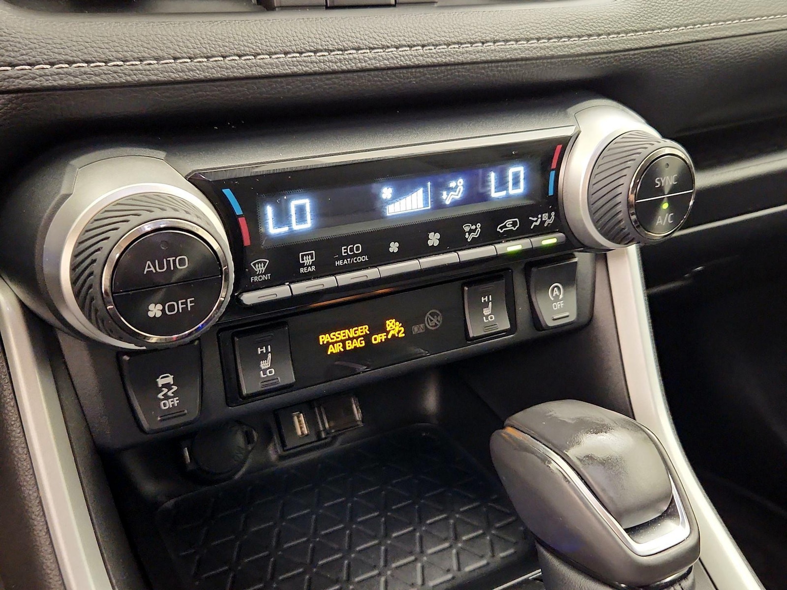 2022 Toyota RAV4 XLE Premium - Photo 17