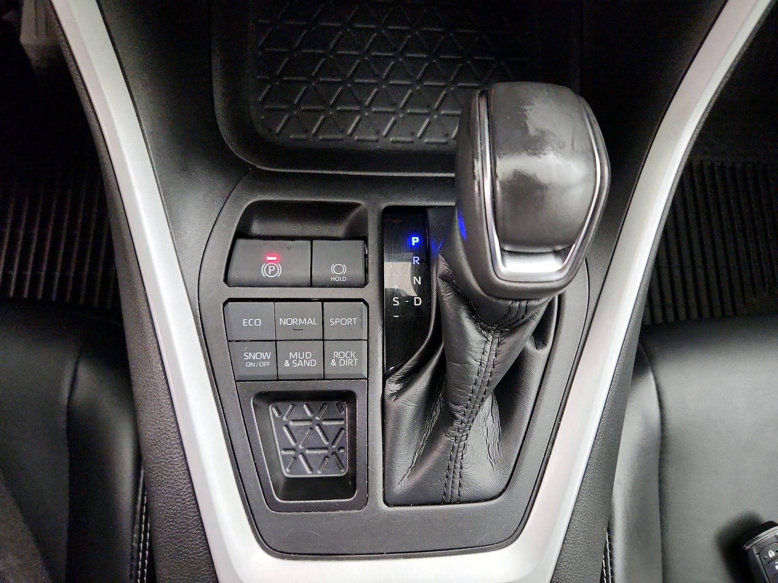 2022 Toyota RAV4 XLE Premium - Photo 18