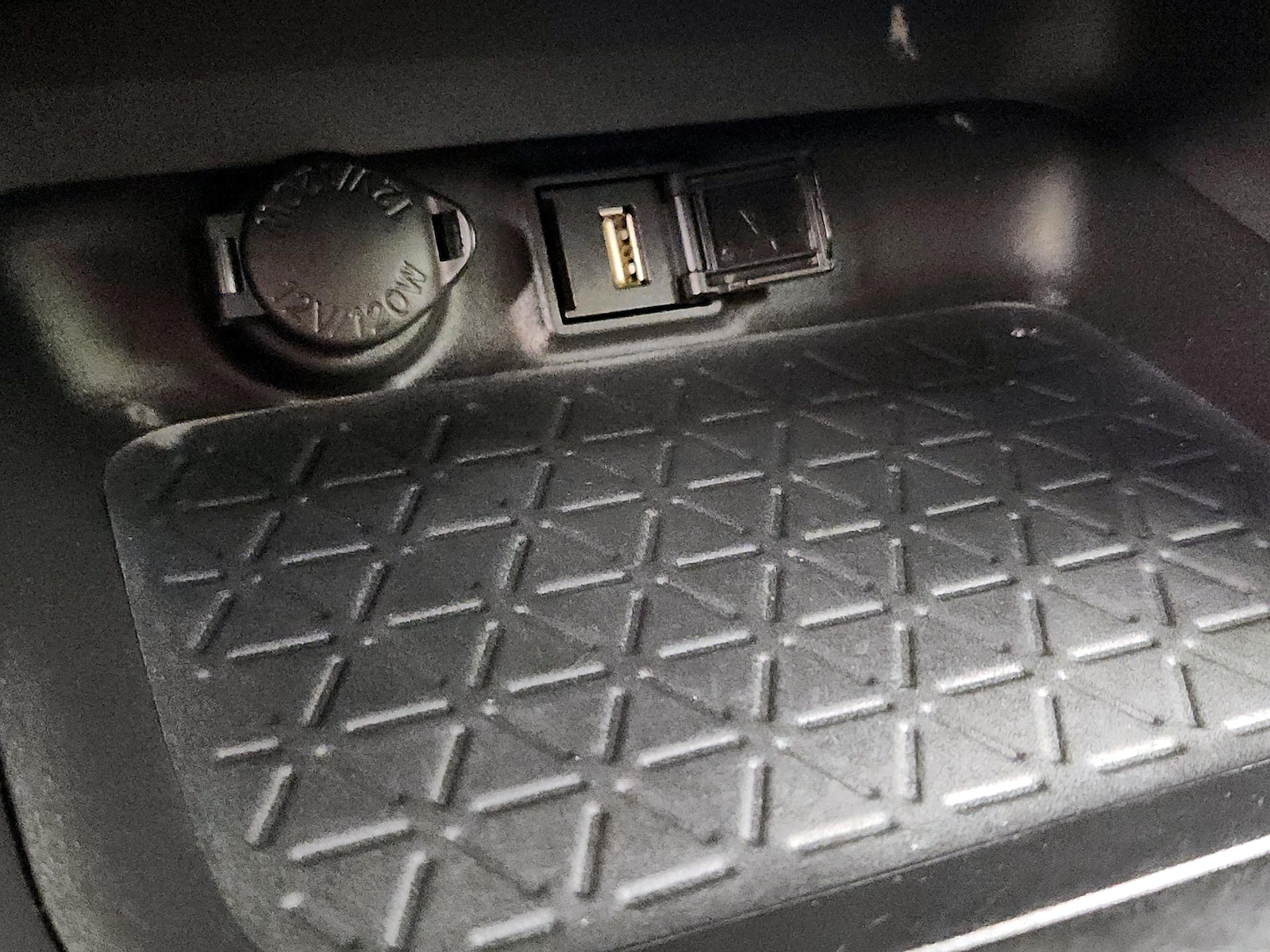 2022 Toyota RAV4 XLE Premium - Photo 19