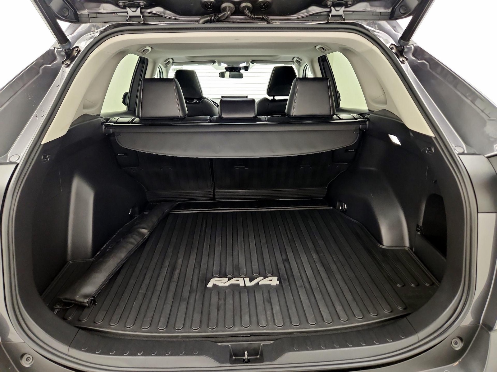 2022 Toyota RAV4 XLE Premium - Photo 22