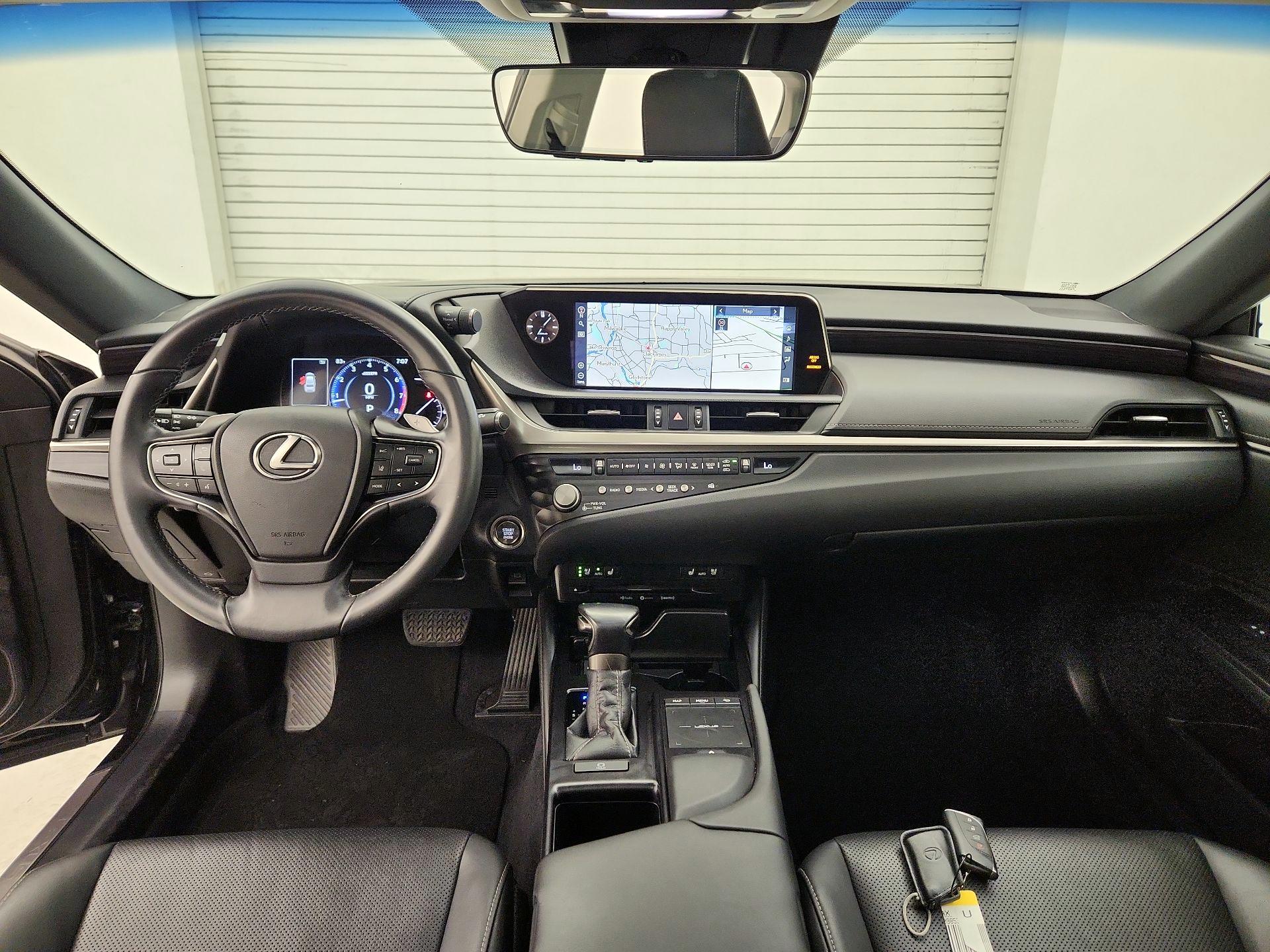 Thumbnail: 2021 Lexus ES - 9
