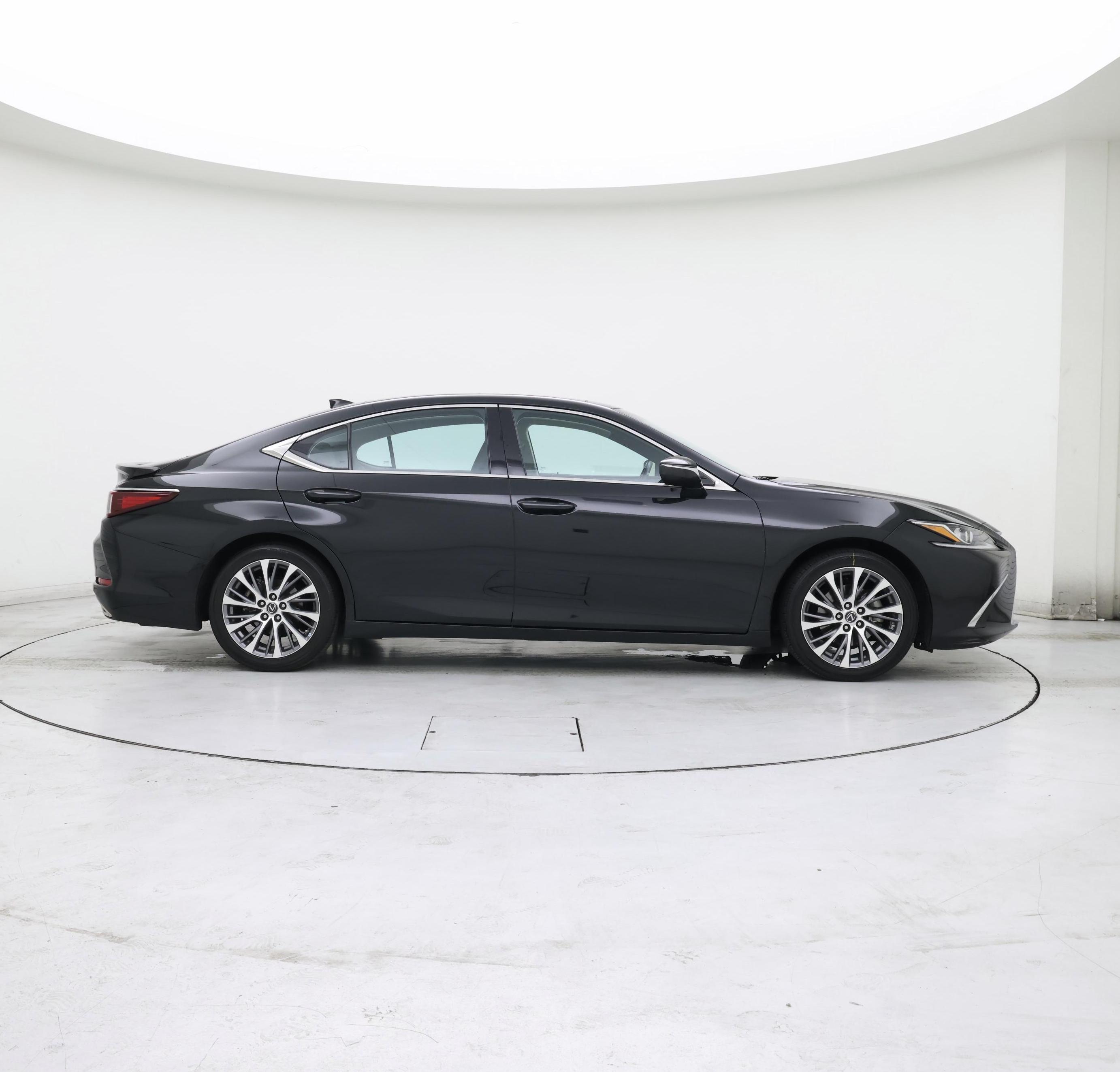 Thumbnail: 2021 Lexus ES - 7