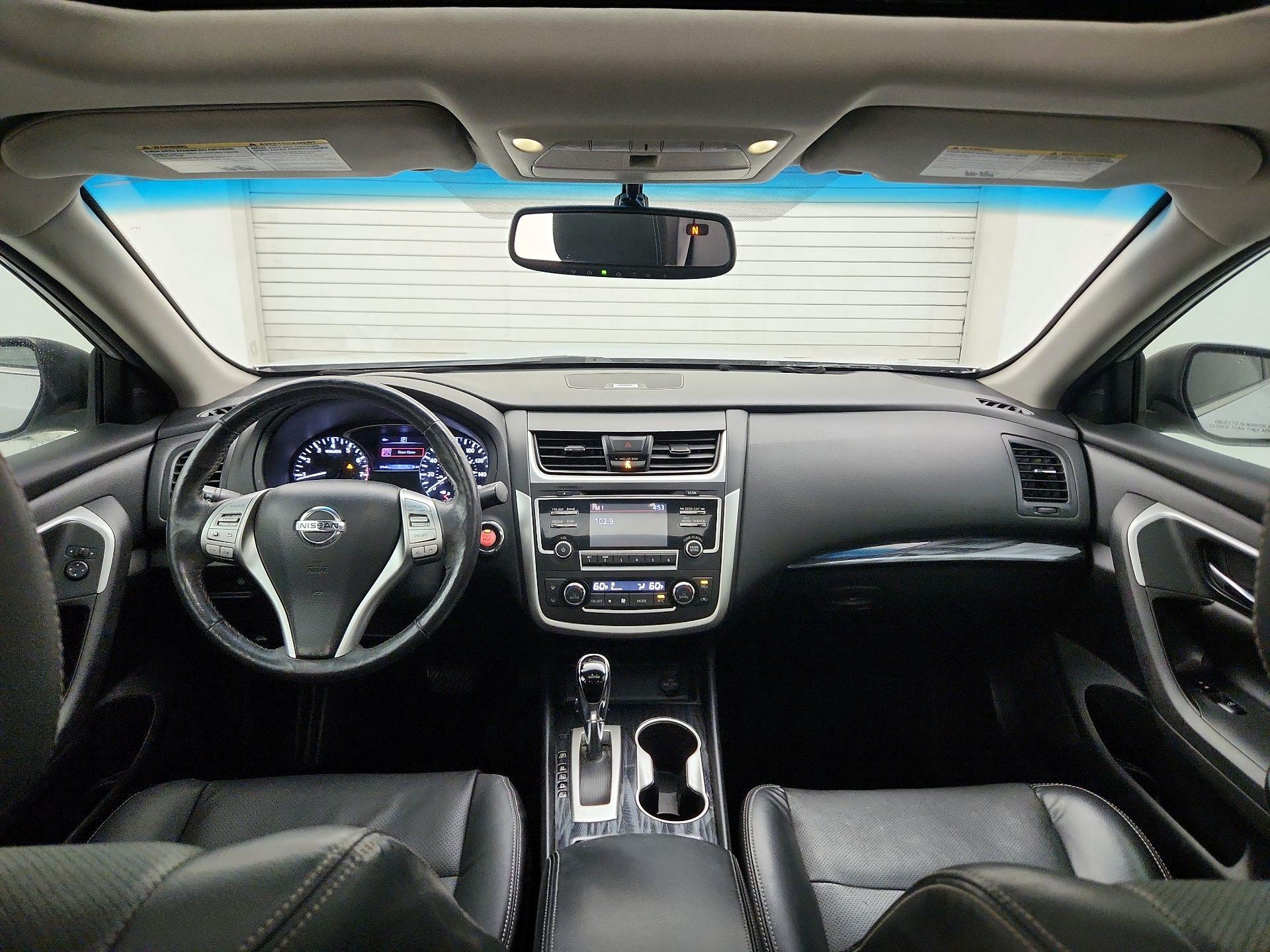 Thumbnail: 2017 Nissan Altima - 9
