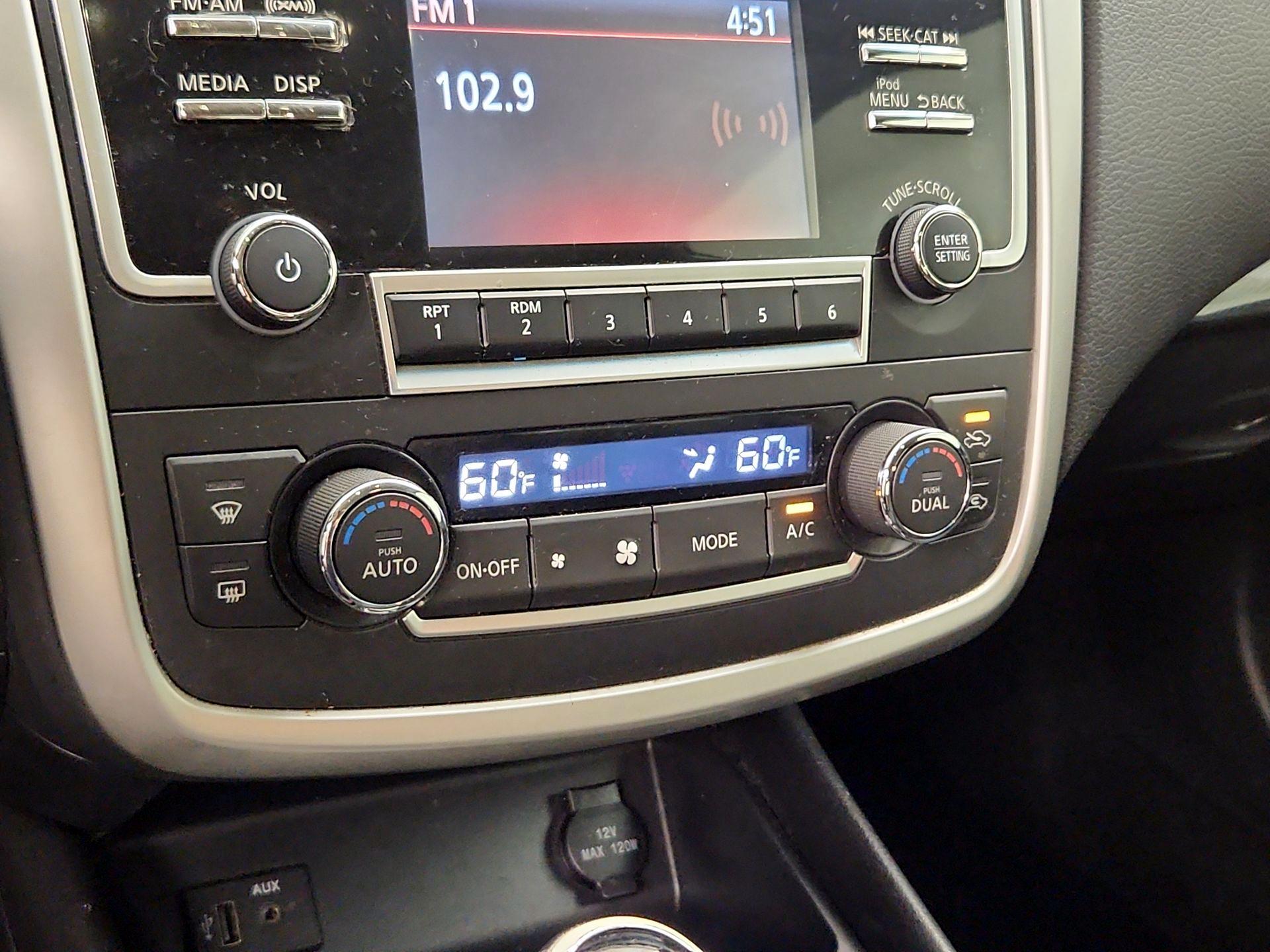 Thumbnail: 2017 Nissan Altima - 16