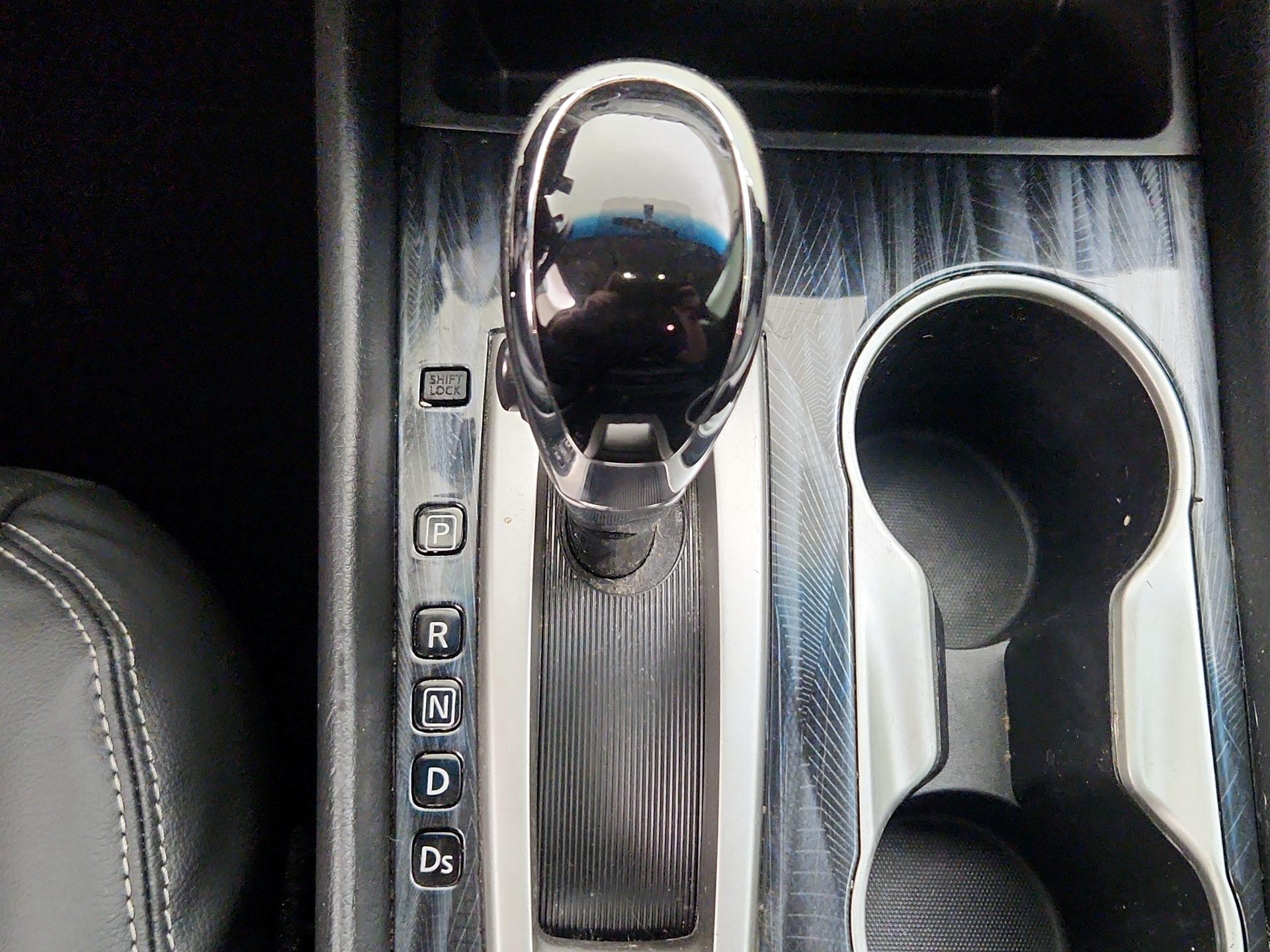Thumbnail: 2017 Nissan Altima - 17