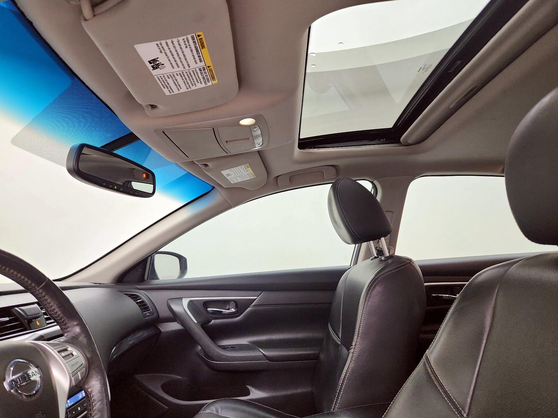 Thumbnail: 2017 Nissan Altima - 19