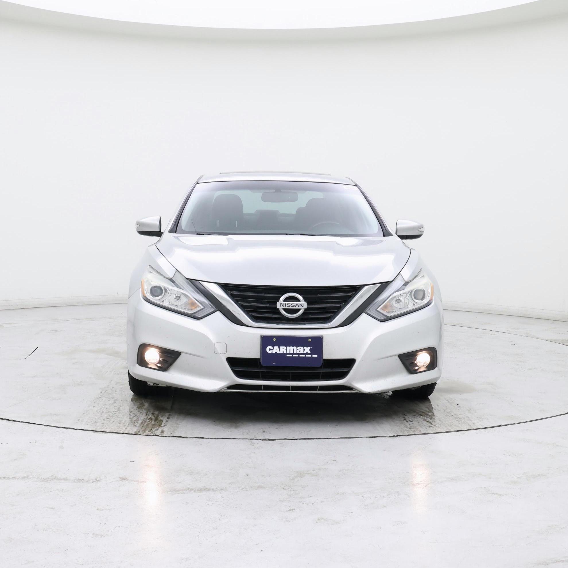 Thumbnail: 2017 Nissan Altima - 5