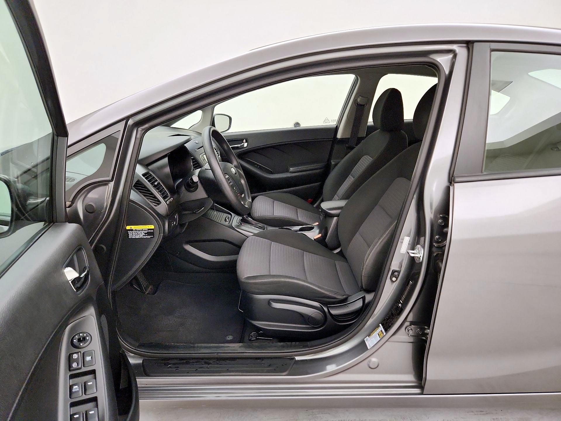 Thumbnail: 2016 Kia Forte - 11