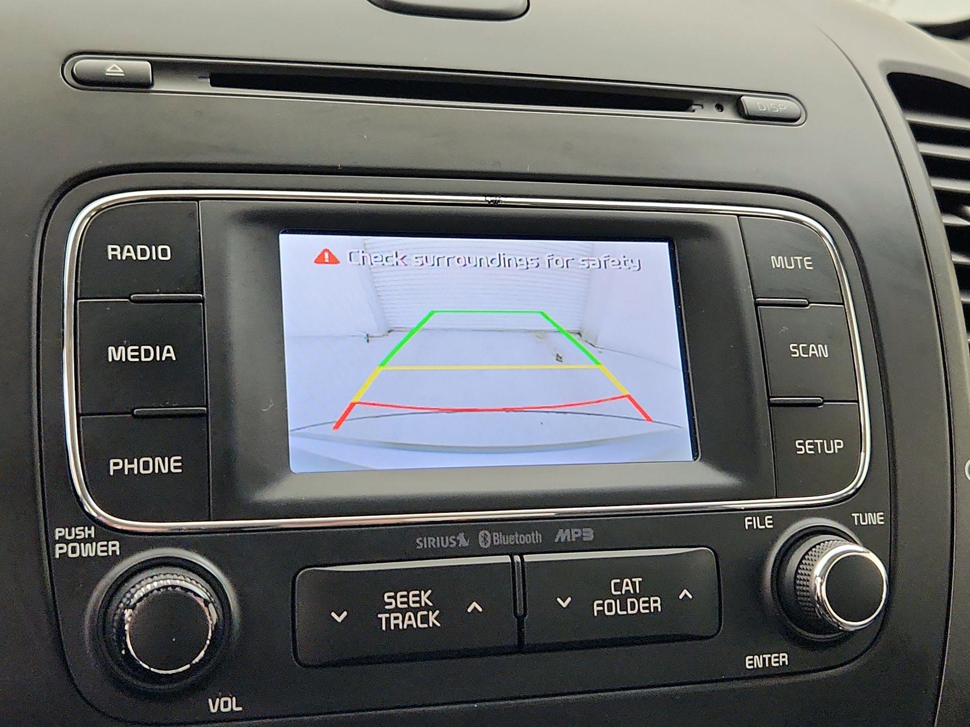 Thumbnail: 2016 Kia Forte - 14