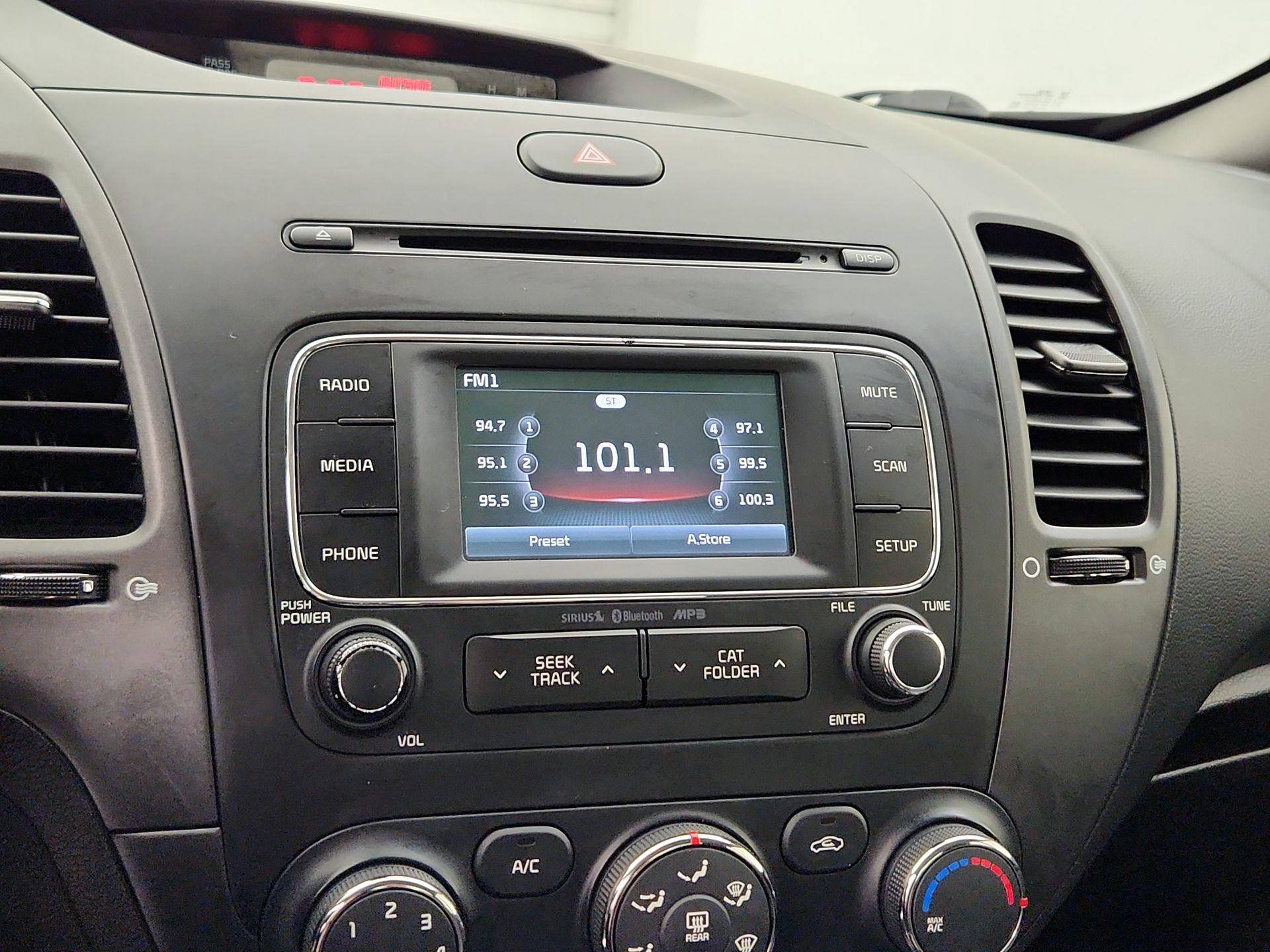 Thumbnail: 2016 Kia Forte - 15