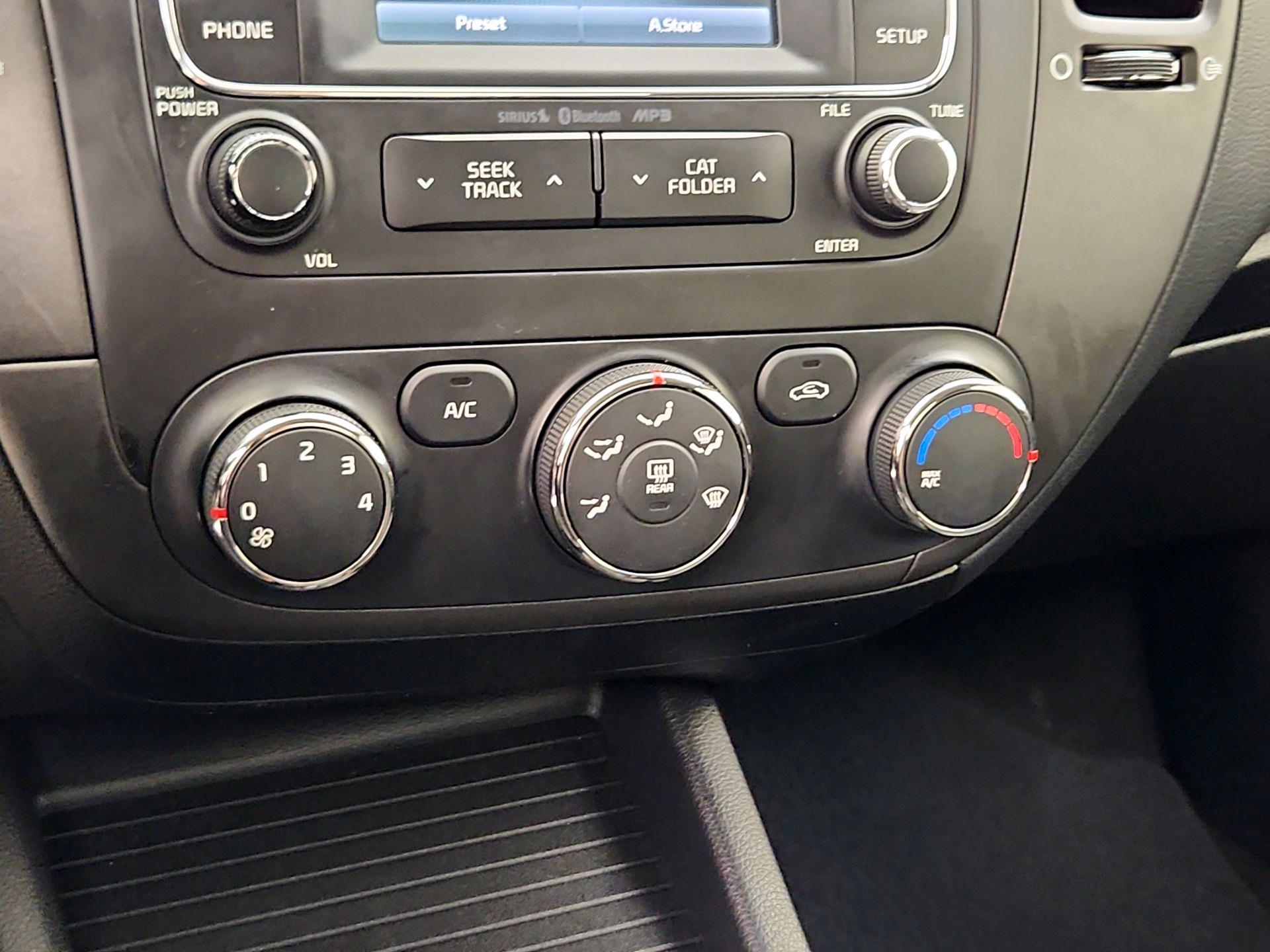 Thumbnail: 2016 Kia Forte - 16