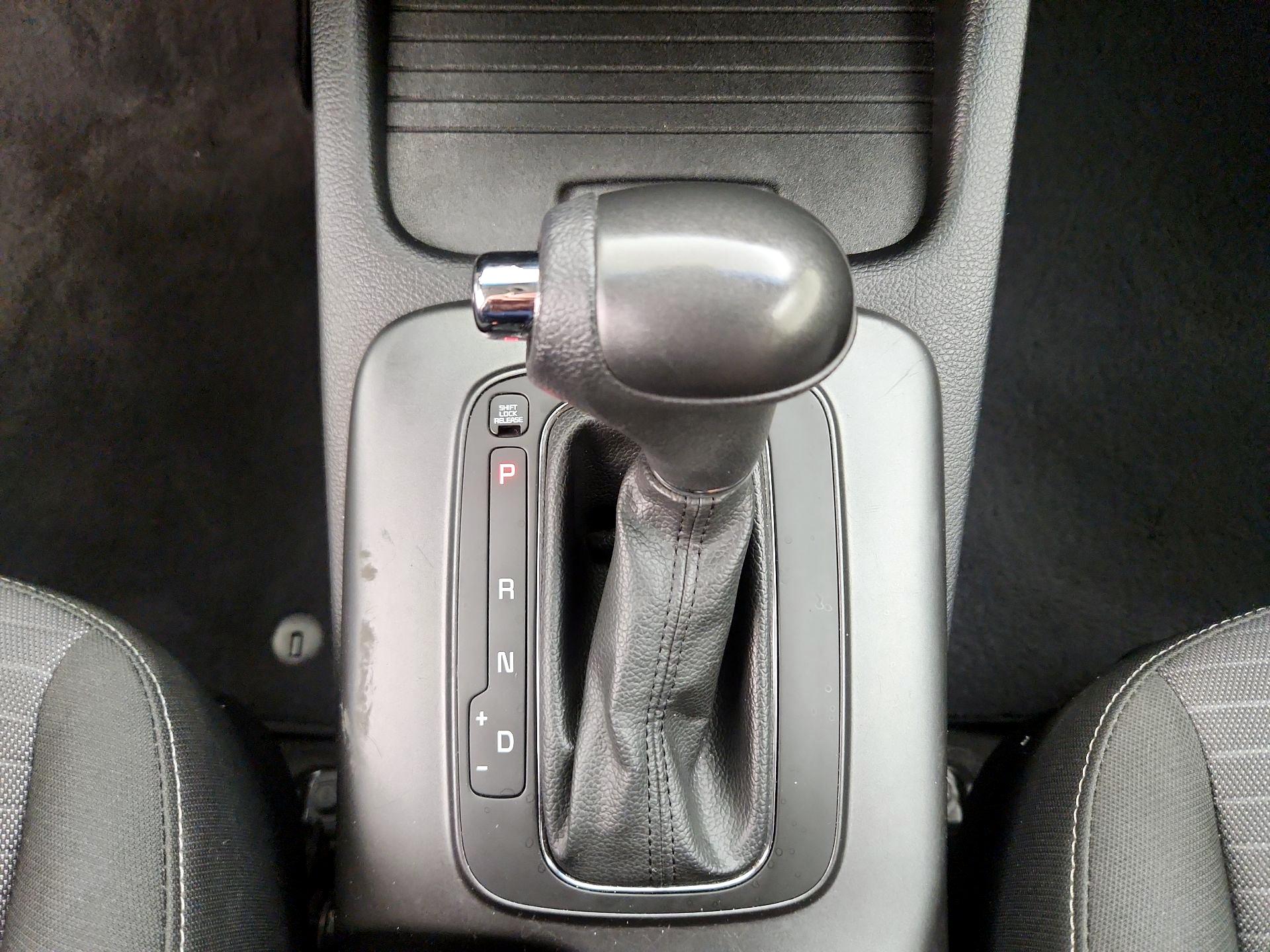 Thumbnail: 2016 Kia Forte - 17
