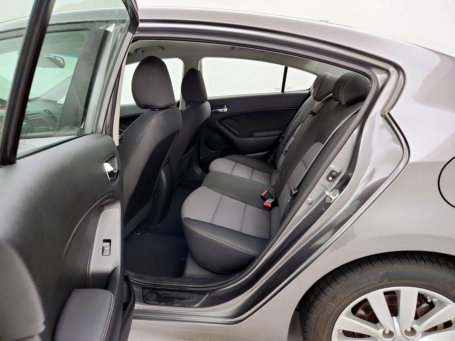 Thumbnail: 2016 Kia Forte - 19