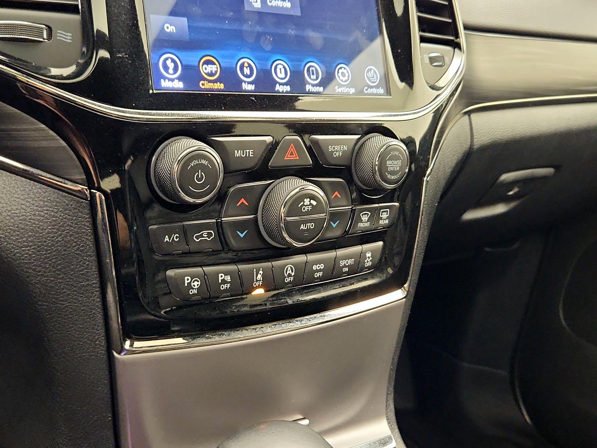 Thumbnail: 2019 Jeep Grand Cherokee - 17