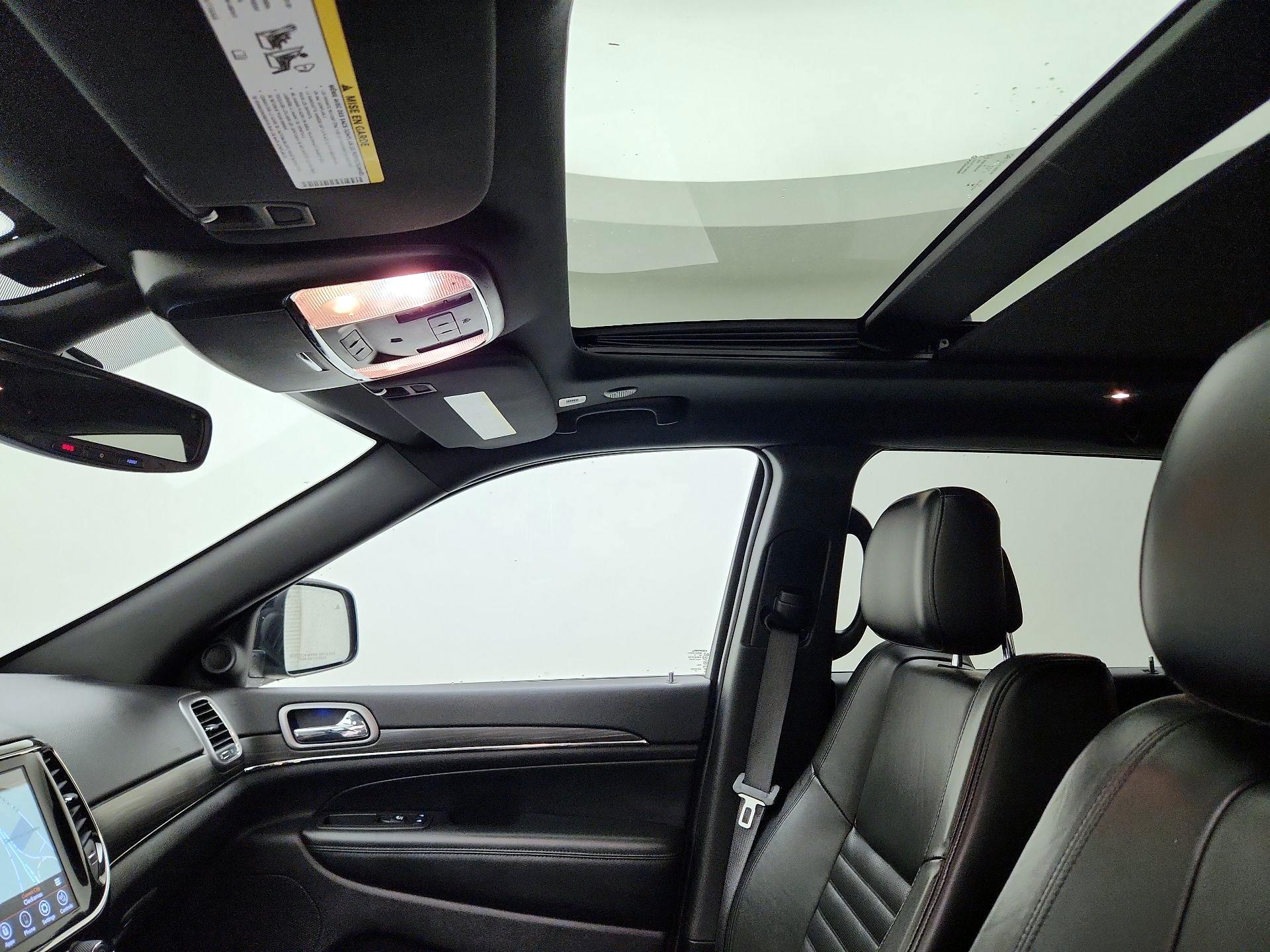 Thumbnail: 2019 Jeep Grand Cherokee - 20