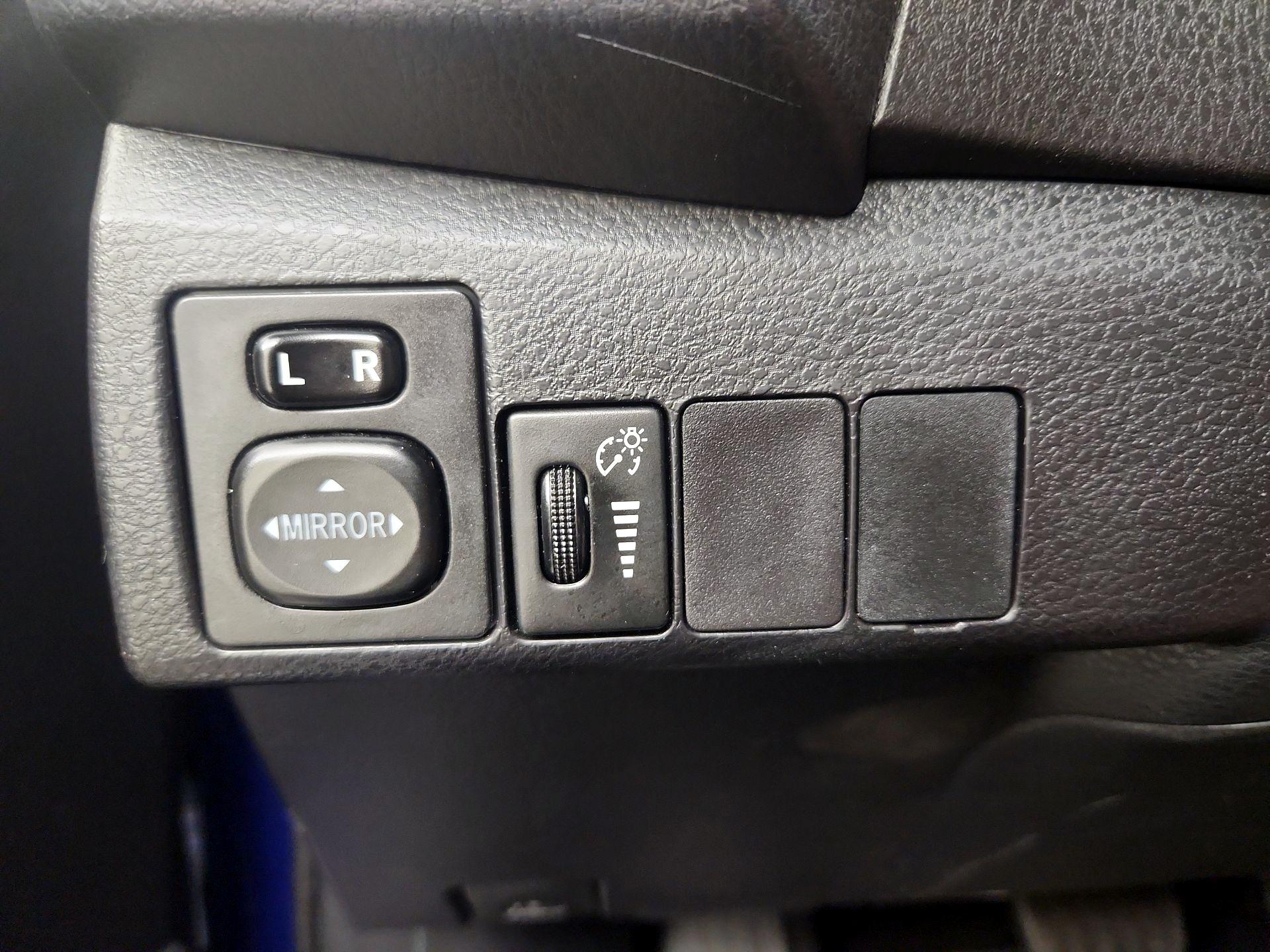 Thumbnail: 2016 Toyota Corolla - 13