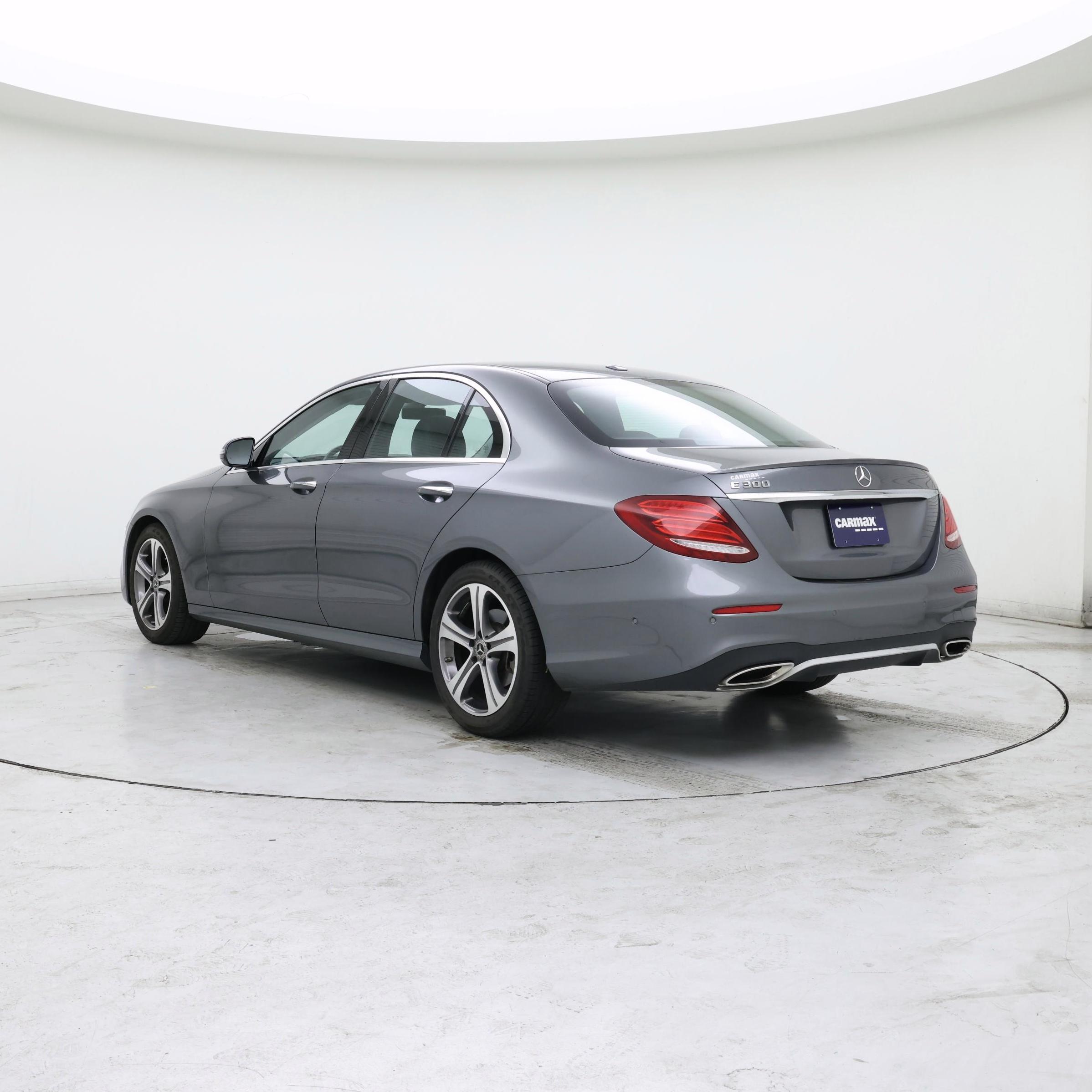 Thumbnail: 2018 Mercedes-Benz E-Class - 2