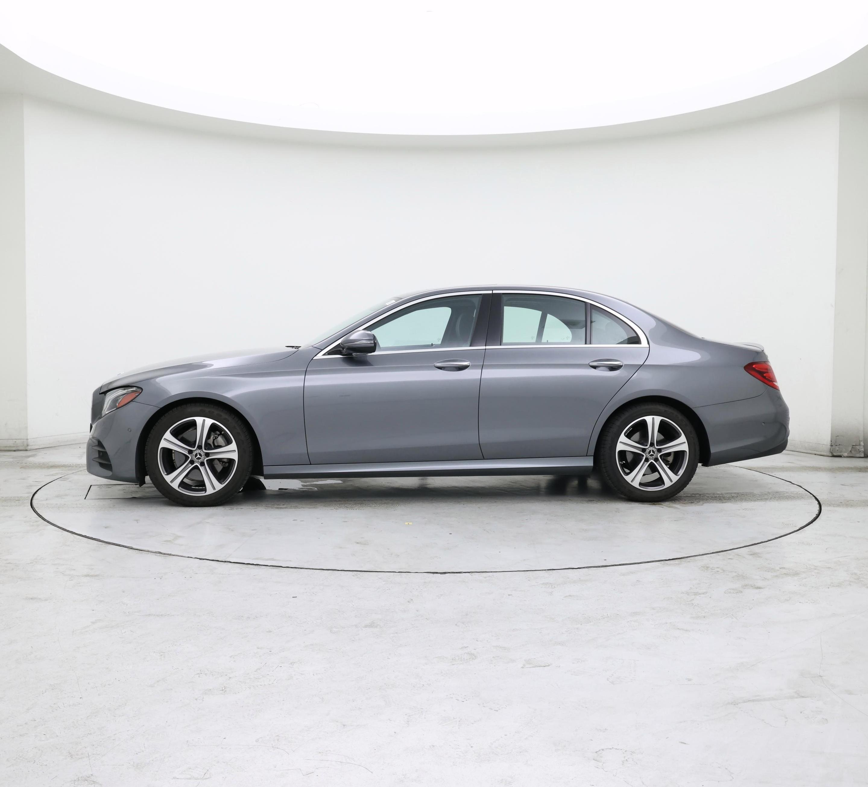 Thumbnail: 2018 Mercedes-Benz E-Class - 3