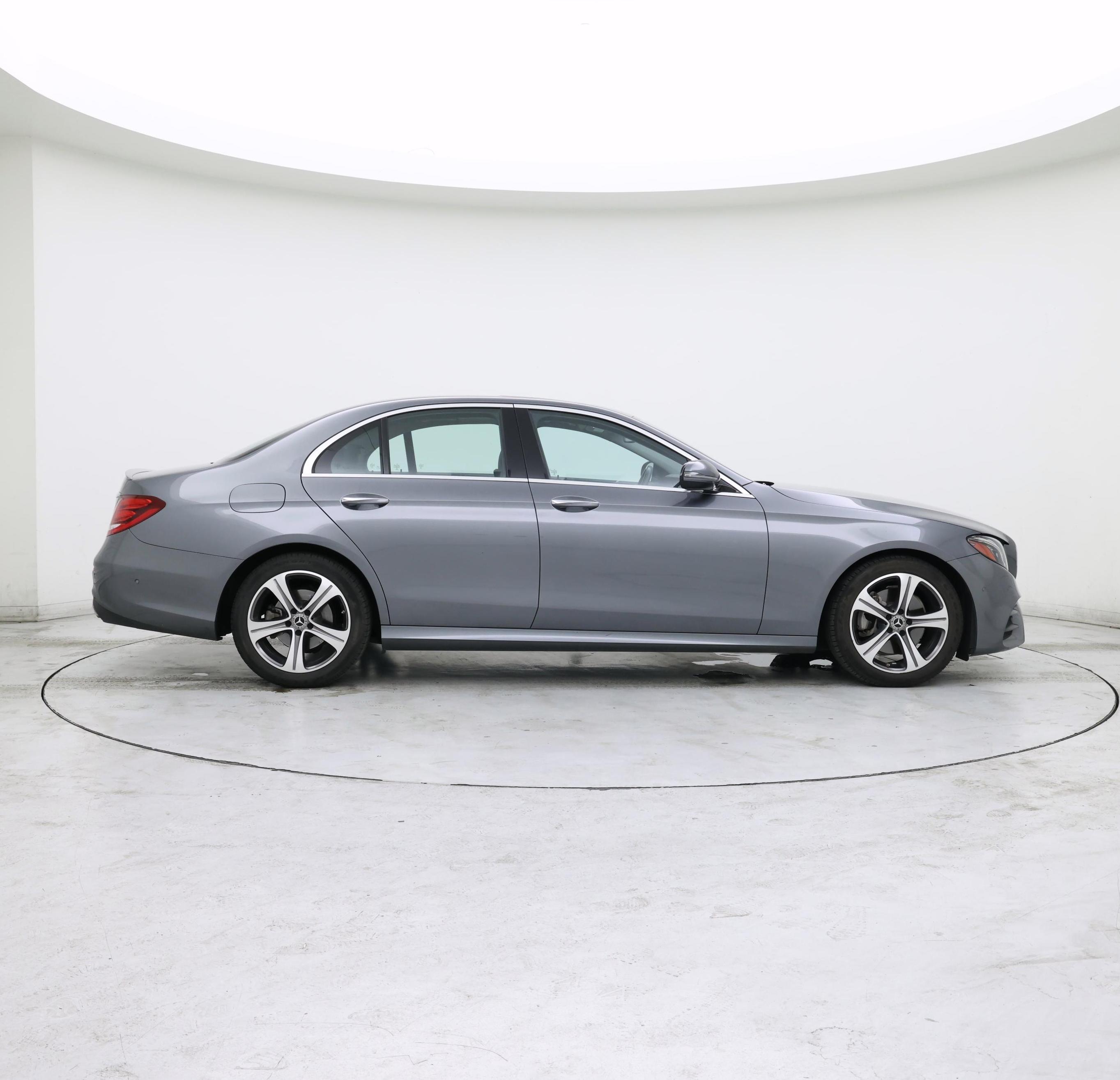 Thumbnail: 2018 Mercedes-Benz E-Class - 7